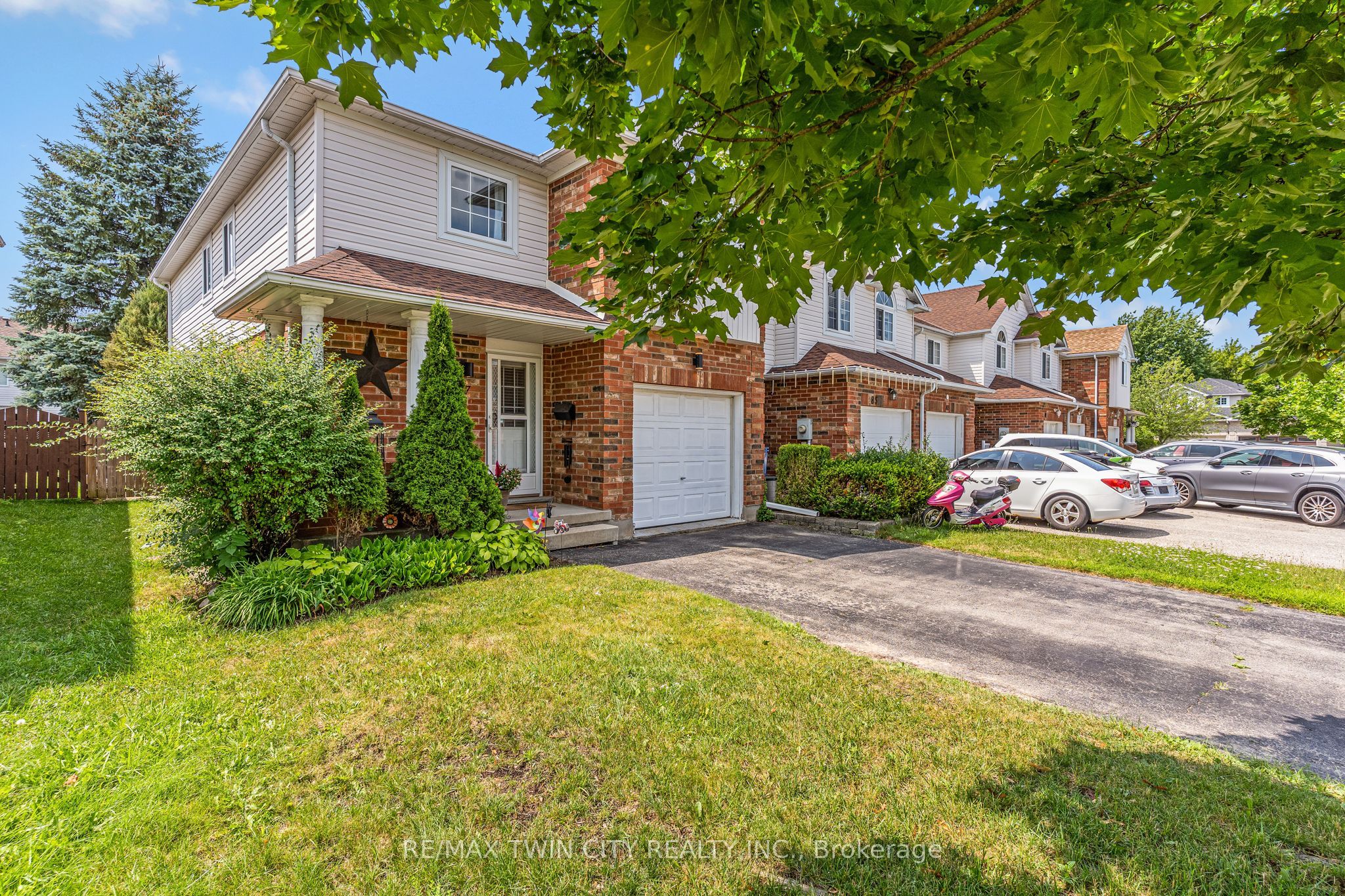 87 Marston Crescent, Cambridge, ON N3C 4G3 photo 2