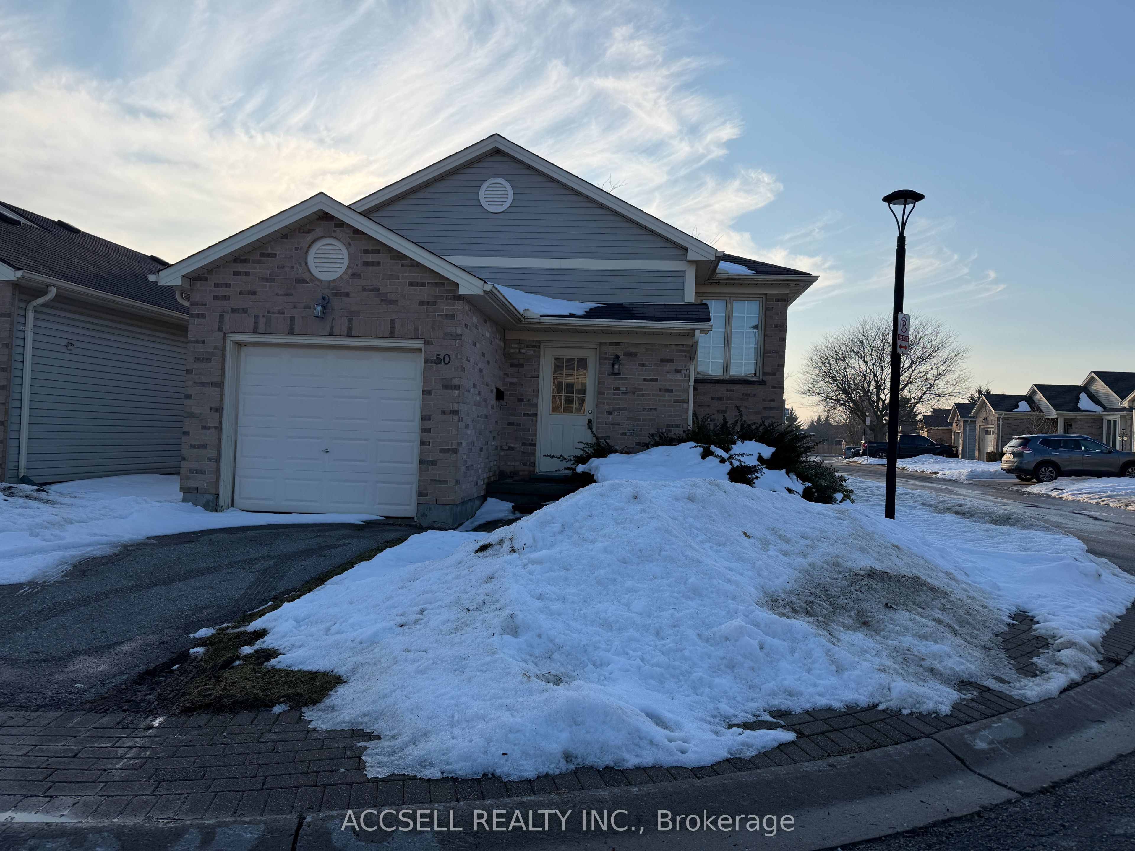 325 Lighthouse Road 50, London South, ON N6M 1H8