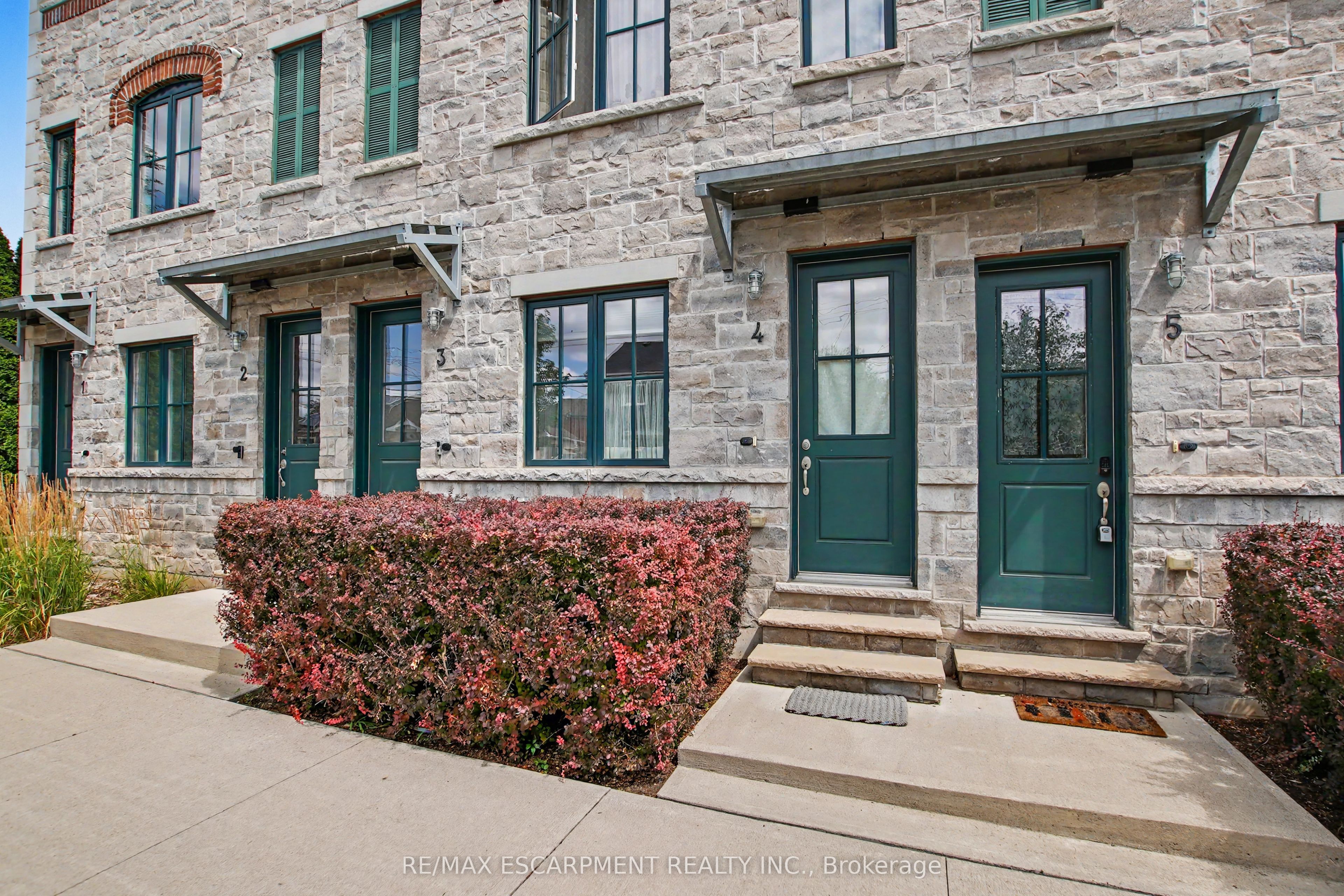 290 Barton Street W 4, Hamilton, ON L8R 3P3 photo 3