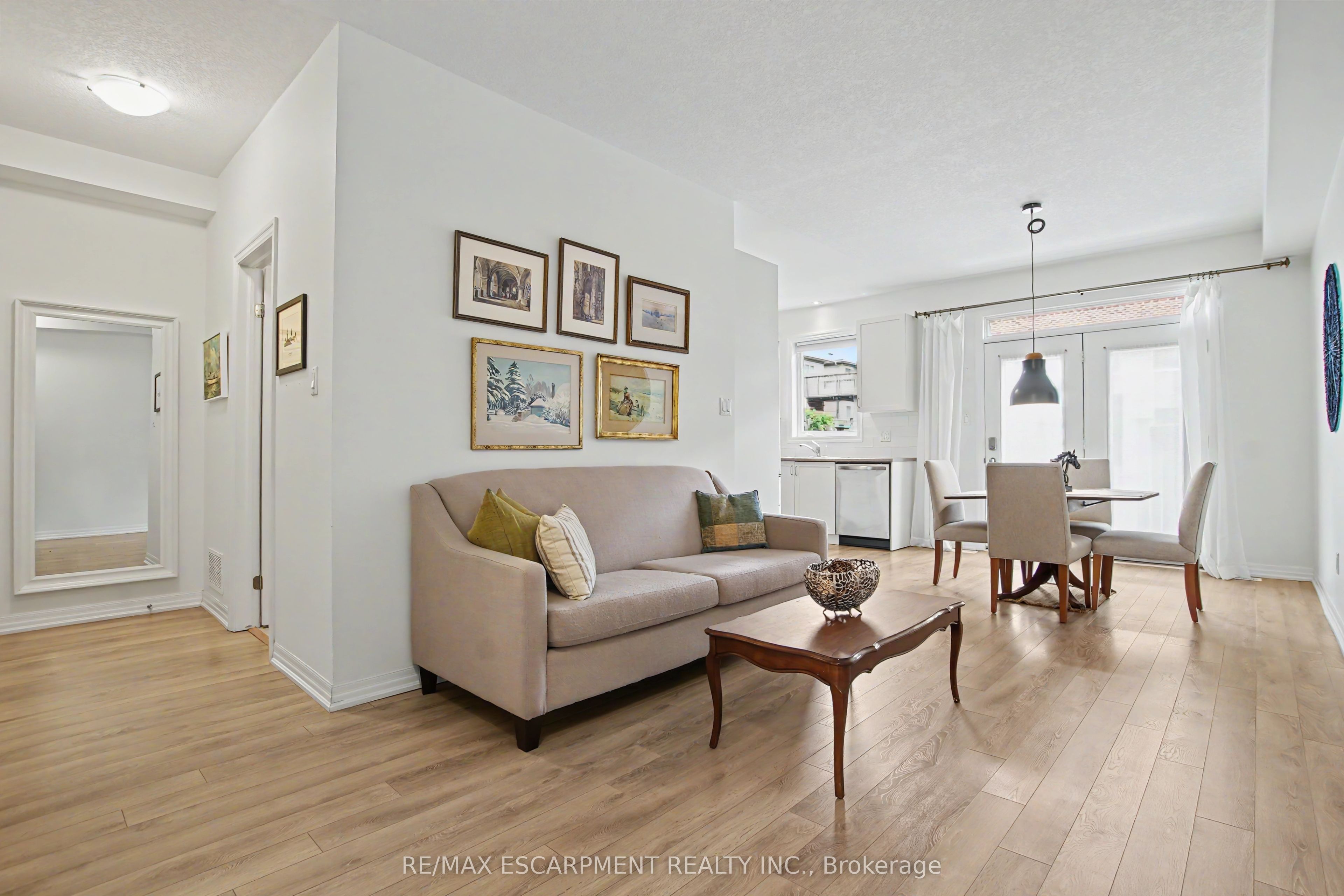 290 Barton Street W 4, Hamilton, ON L8R 3P3 photo 5