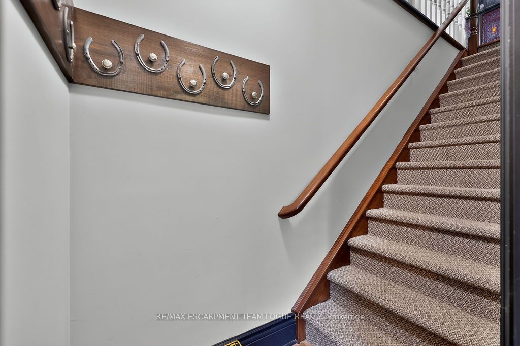 3 Appleridge Court LOFT, Hamilton, ON L0R 1H3 photo 2