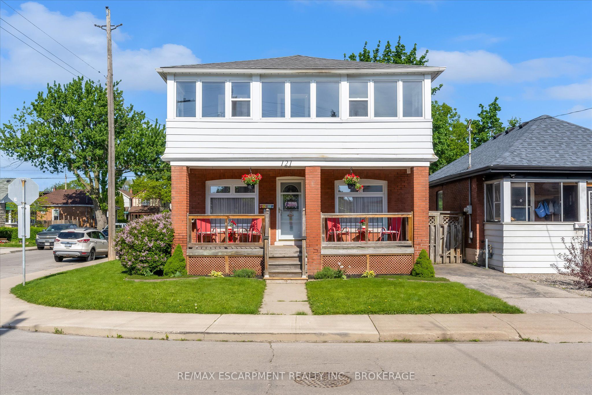 121 Edgemont Street N, Hamilton, ON L8H 4E2