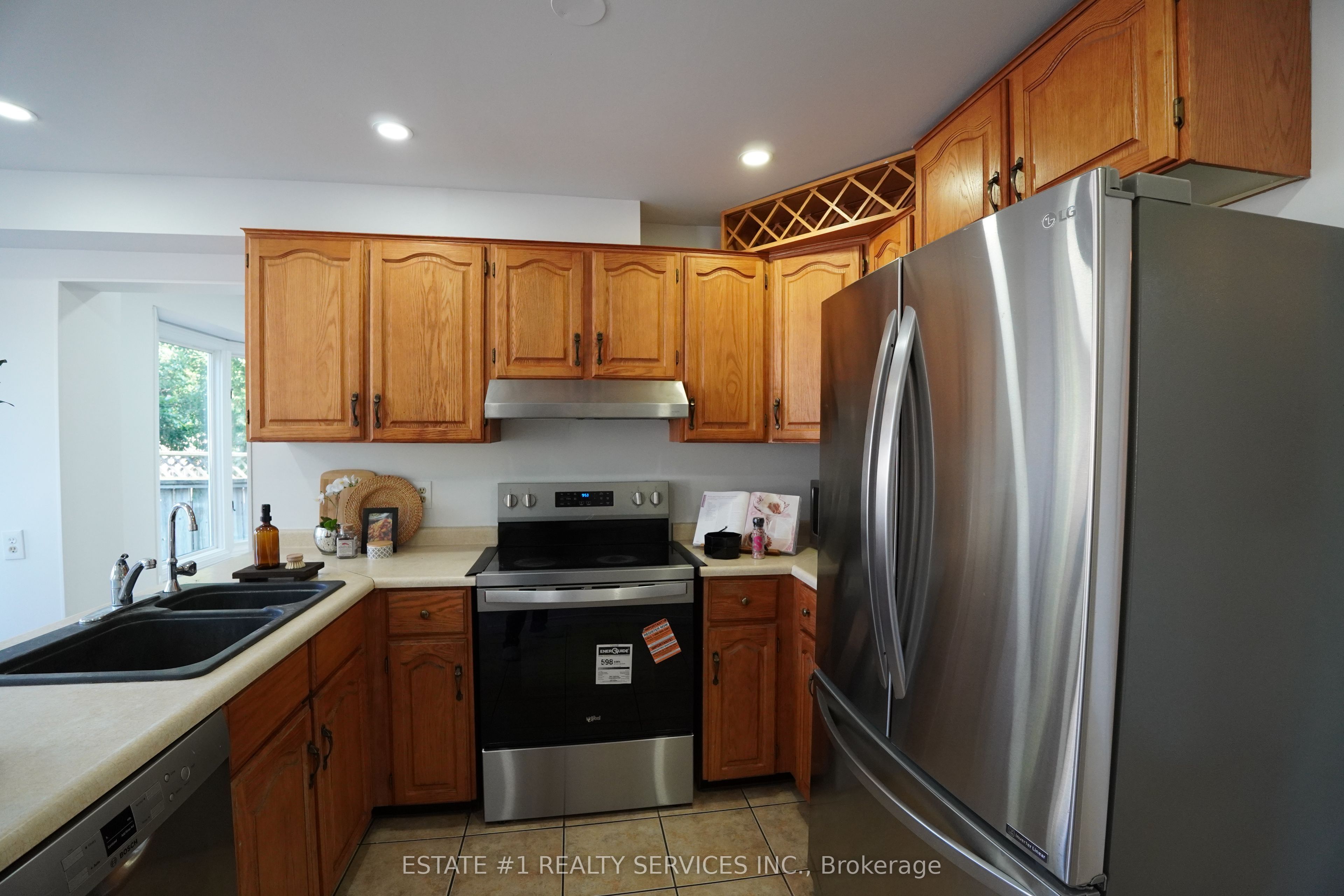35 Golden Meadow Drive, Kitchener, ON N2N 2L9 photo 3
