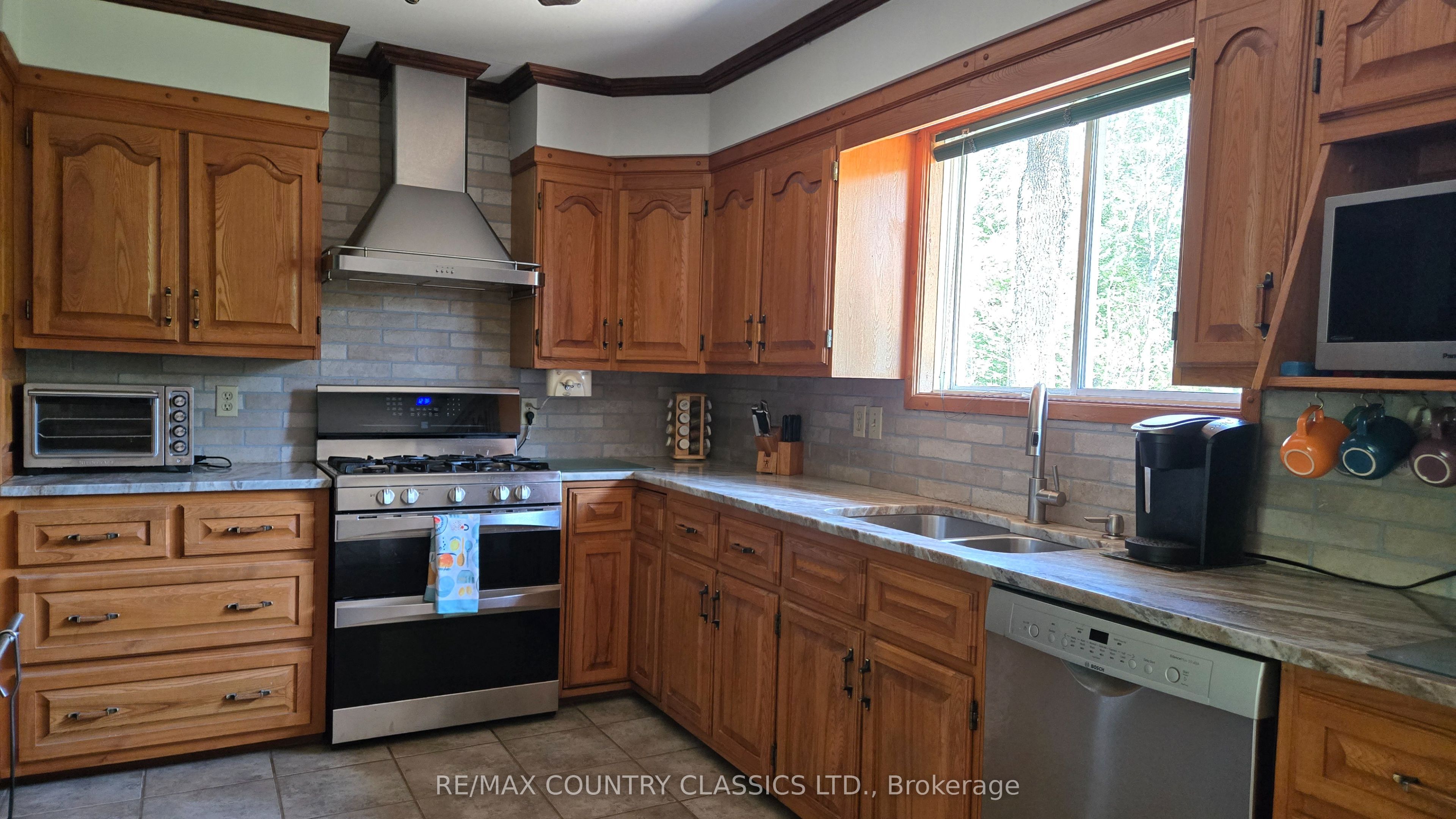 2445 Old Hastings Road, Limerick, ON K0L 1P0 photo 5