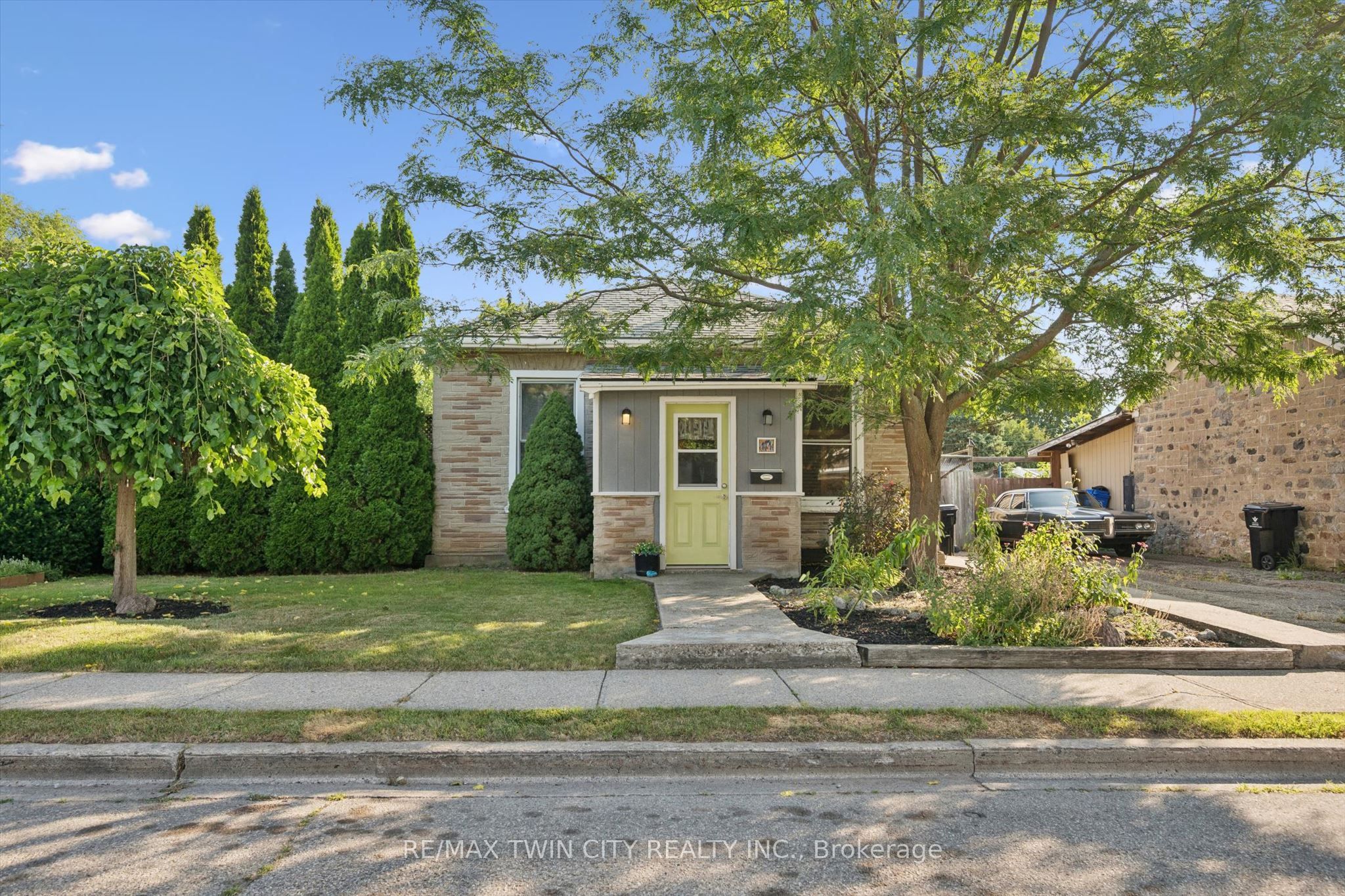 11 Brook Street, Cambridge, ON N1R 4B9 photo 2