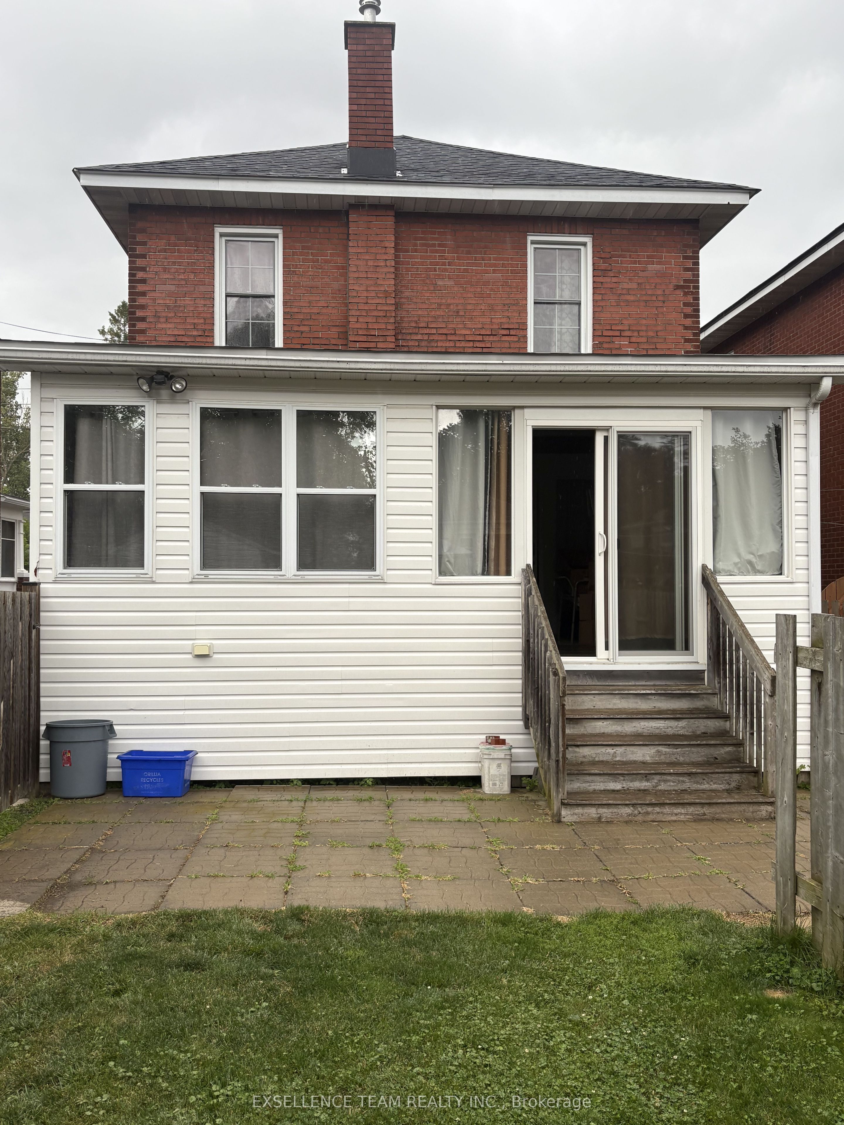 348 CUMBERLAND Street, Cornwall, ON K6J 4J1 photo 2