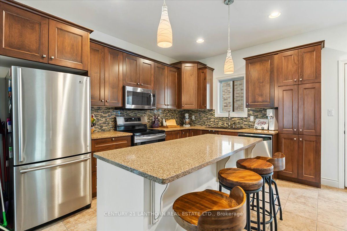 18 McDougall Drive, Belleville, ON K8N 4Z5 photo 3