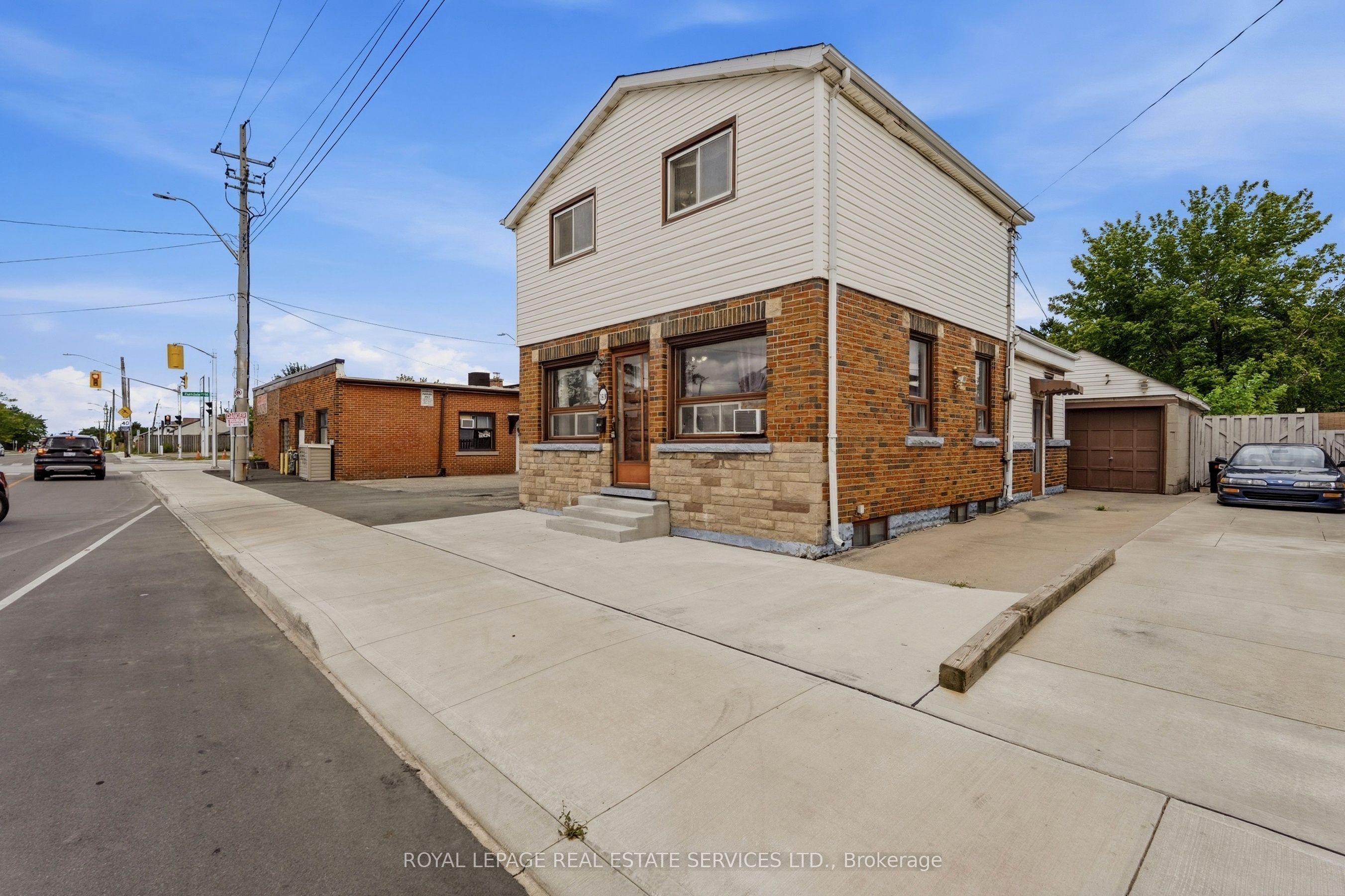 1819 Main Street E, Hamilton, ON L8H 1E7 photo 5