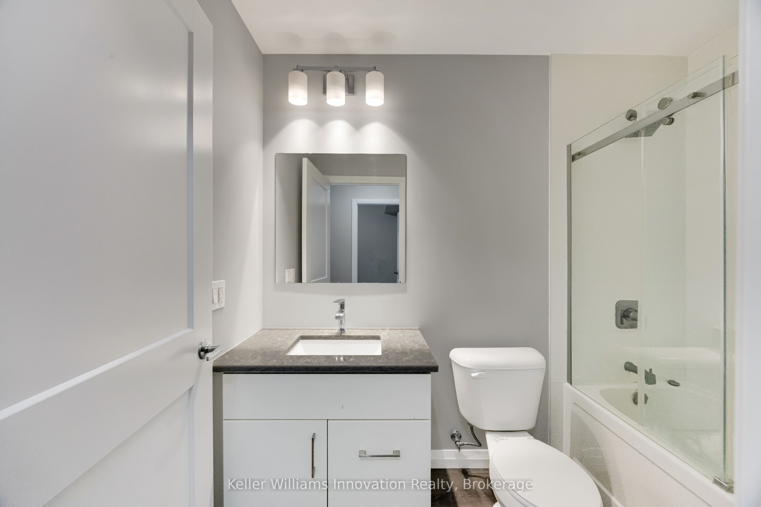 108 Garment Street 212, Kitchener, ON N2G 0C3 photo 5