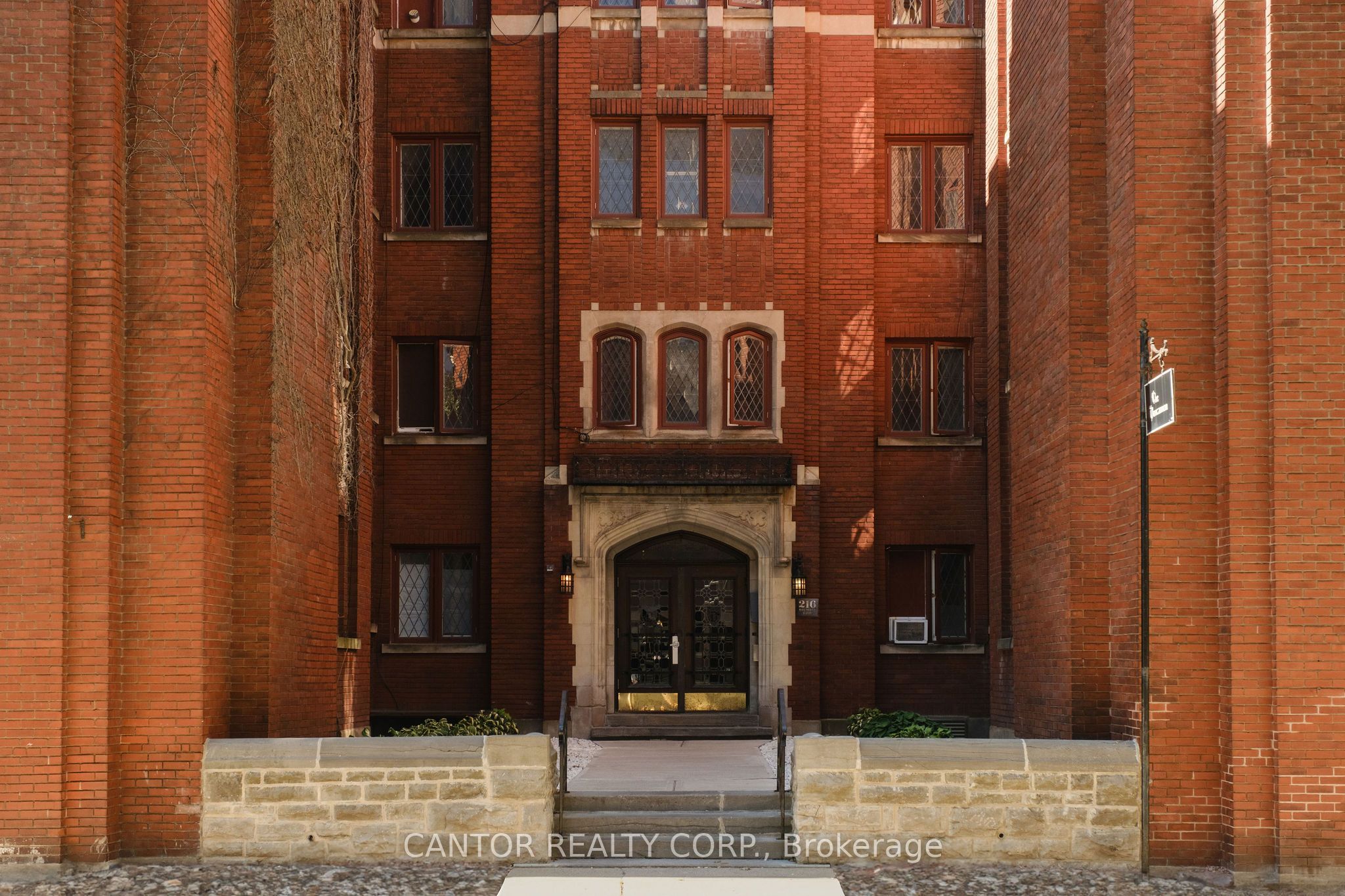 216 Metcalfe Street 18, Ottawa Centre, ON K2P 1R1