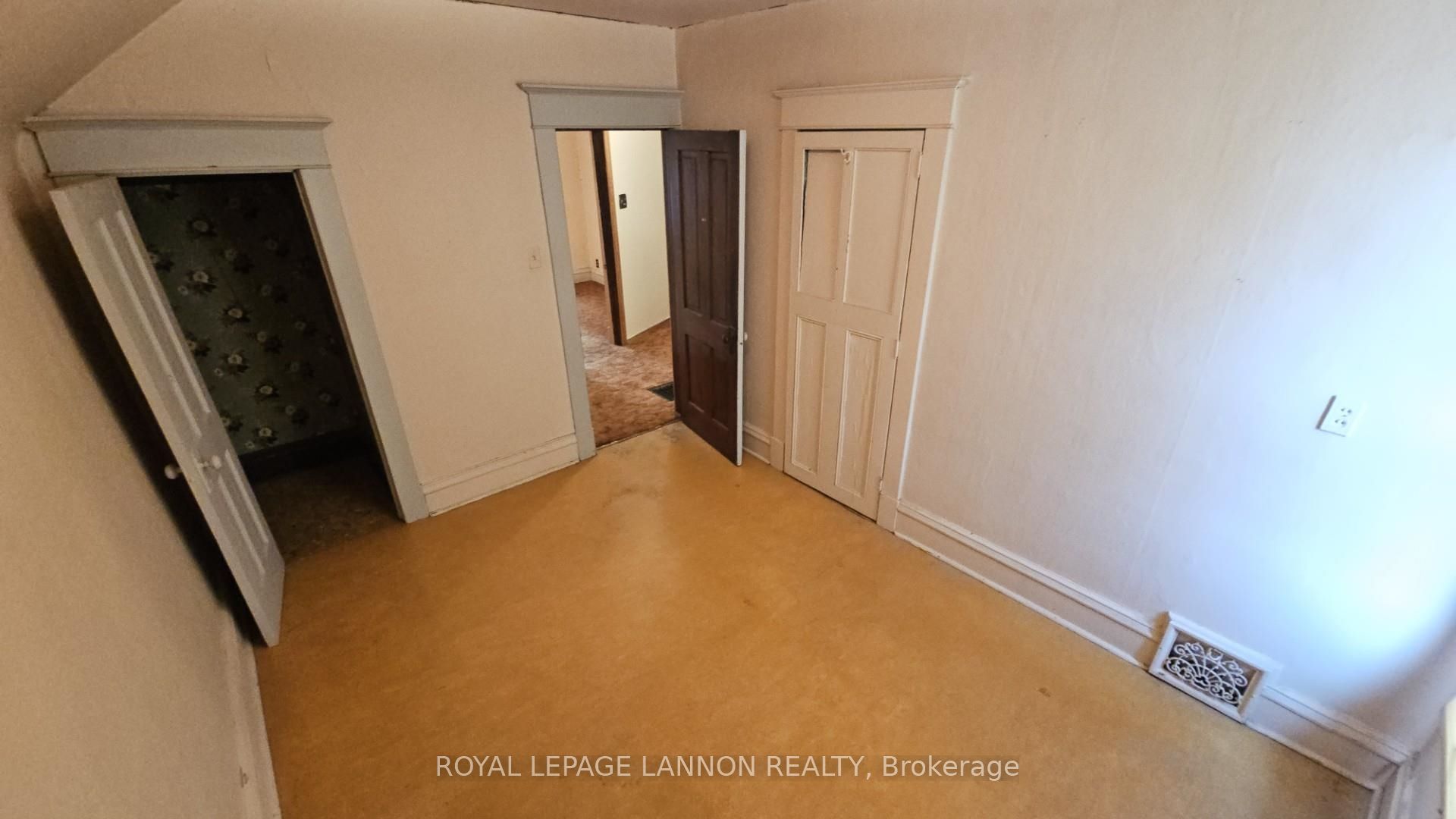 320 Dease Street, Thunder Bay, ON P7C 2H8 photo 4