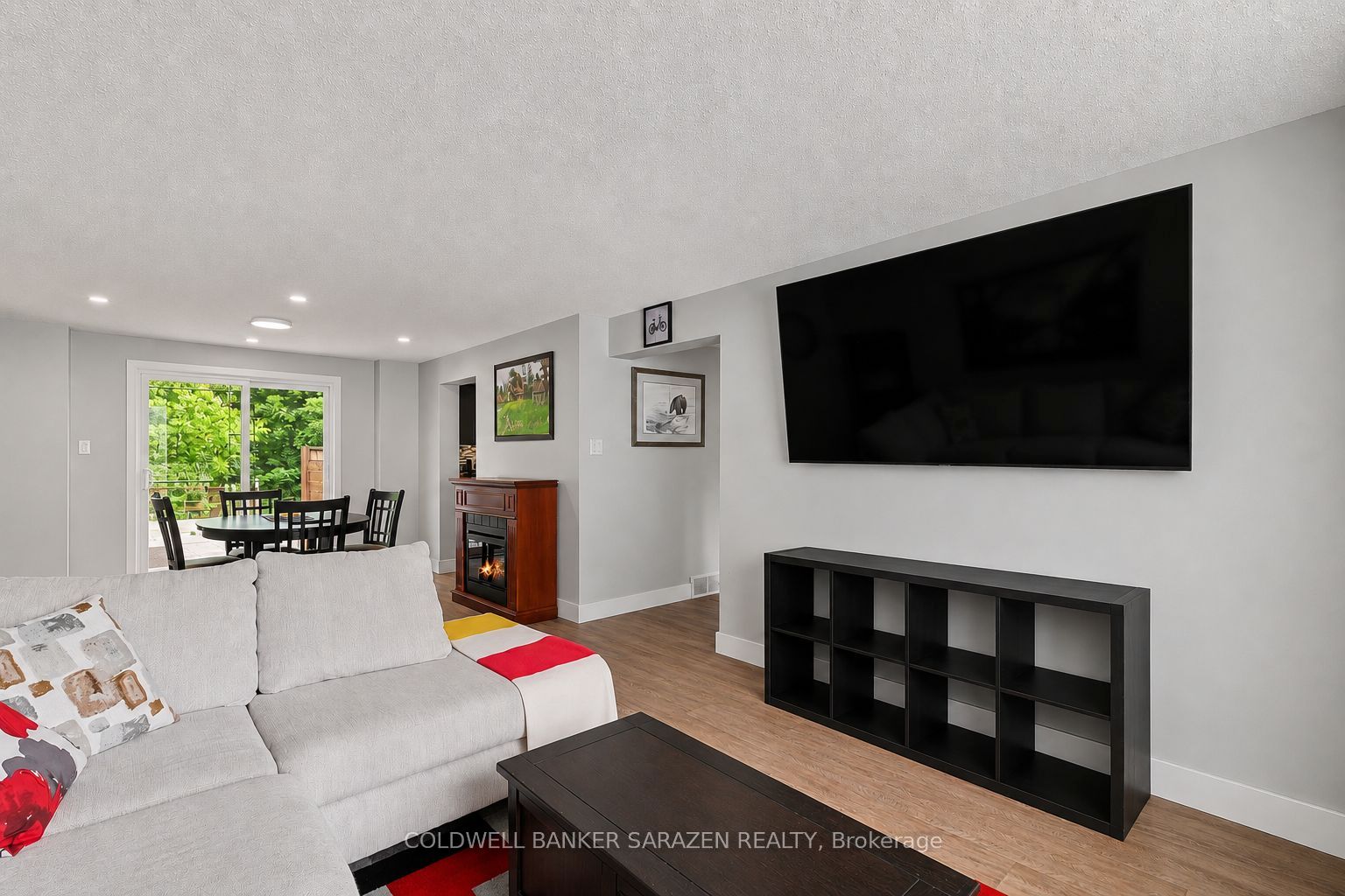 34 Downsview Crescent, Tanglewood - Grenfell Glen - Pineglen, ON K2G 0A5 photo 5