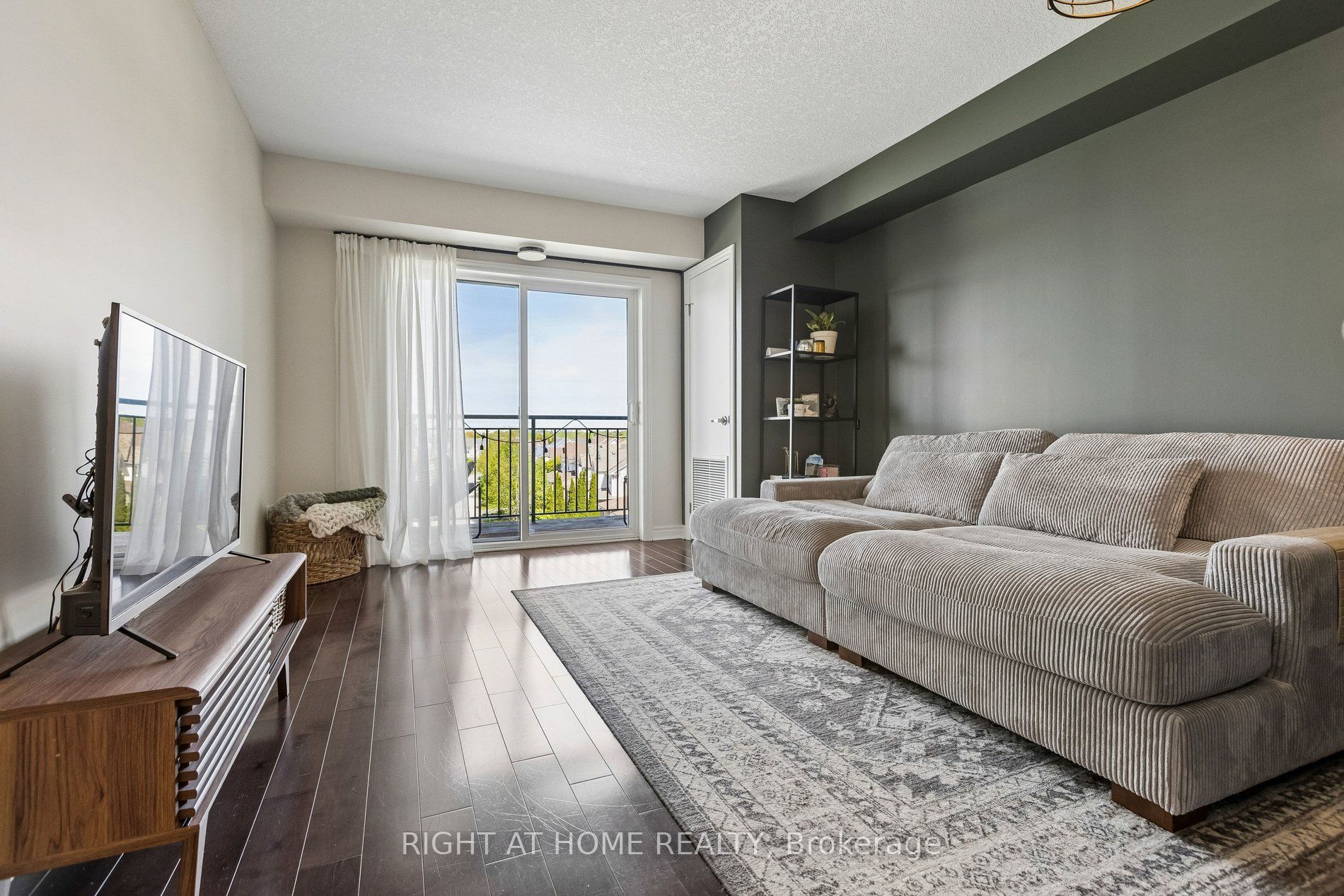 37 Goodwin Drive 404, Guelph, ON N1L 0E6 photo 2
