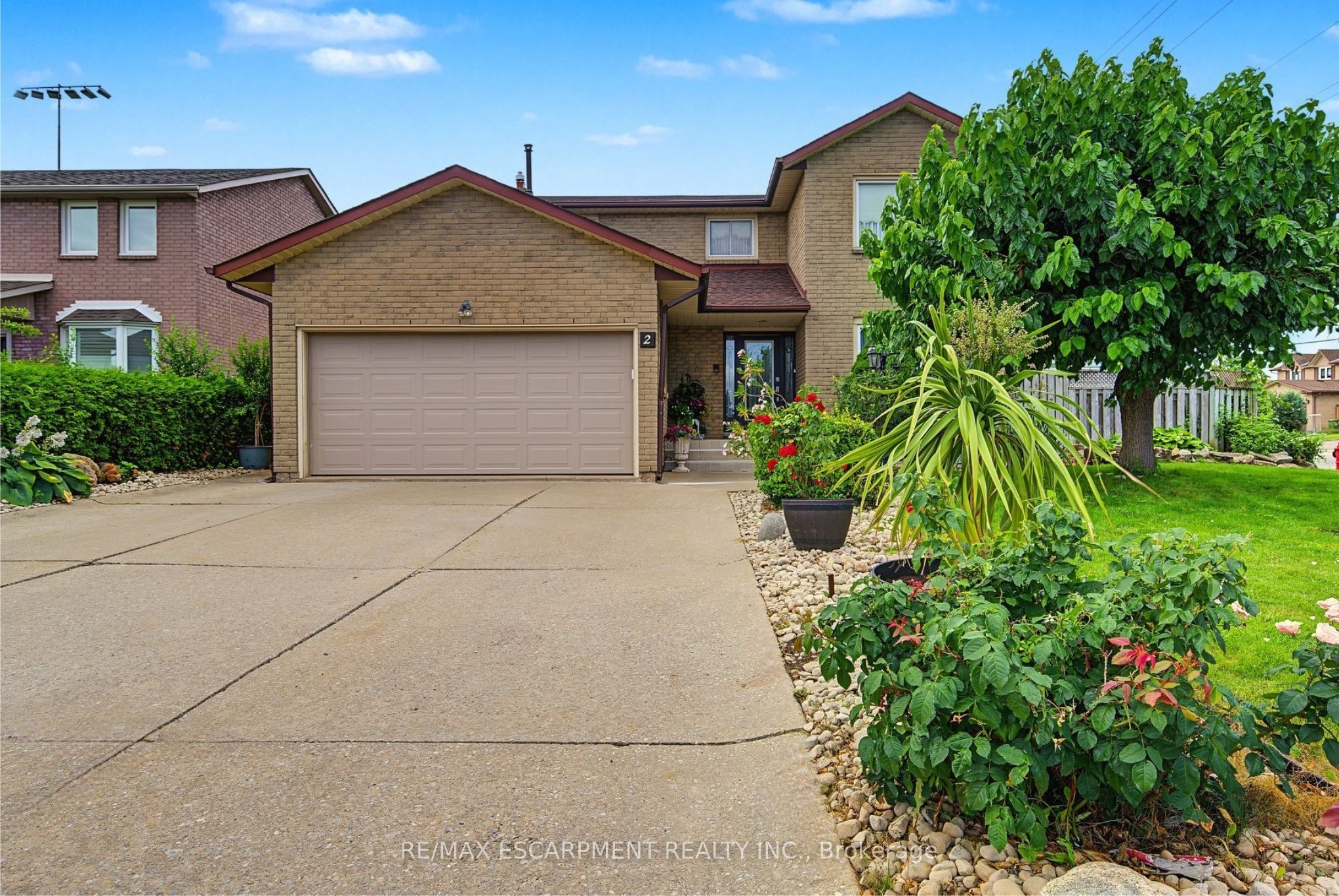 2 Cresthaven Drive, Hamilton, ON L8E 4S4 photo 3