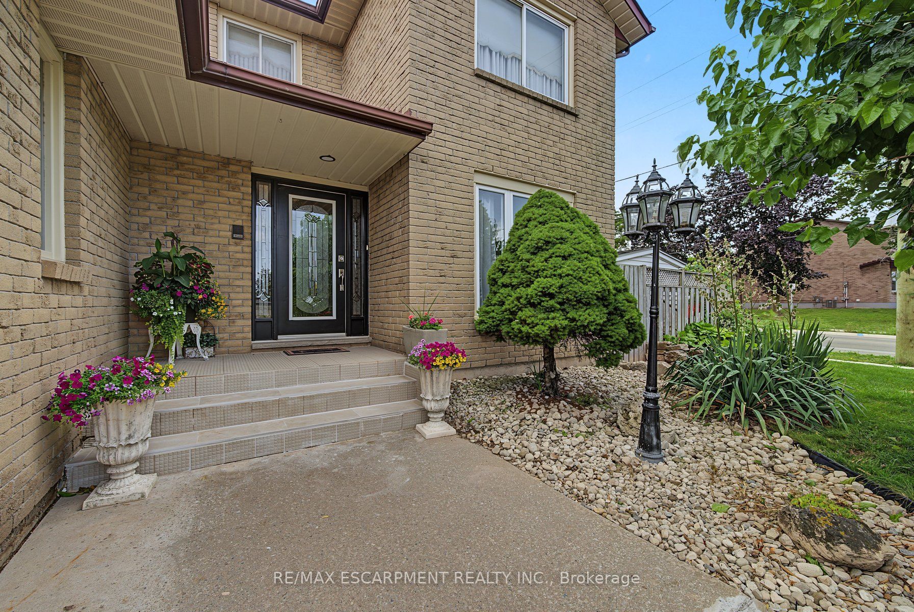 2 Cresthaven Drive, Hamilton, ON L8E 4S4 photo 5