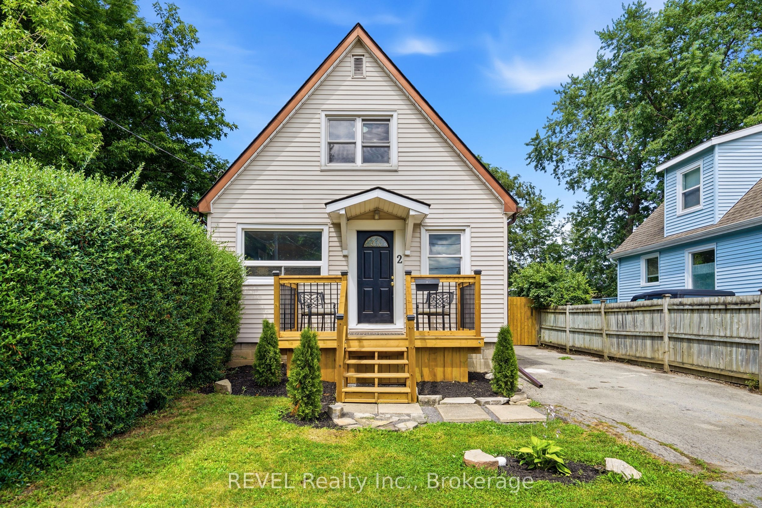 2 Kent Street, St. Catharines, ON L2S 1H1 photo 3