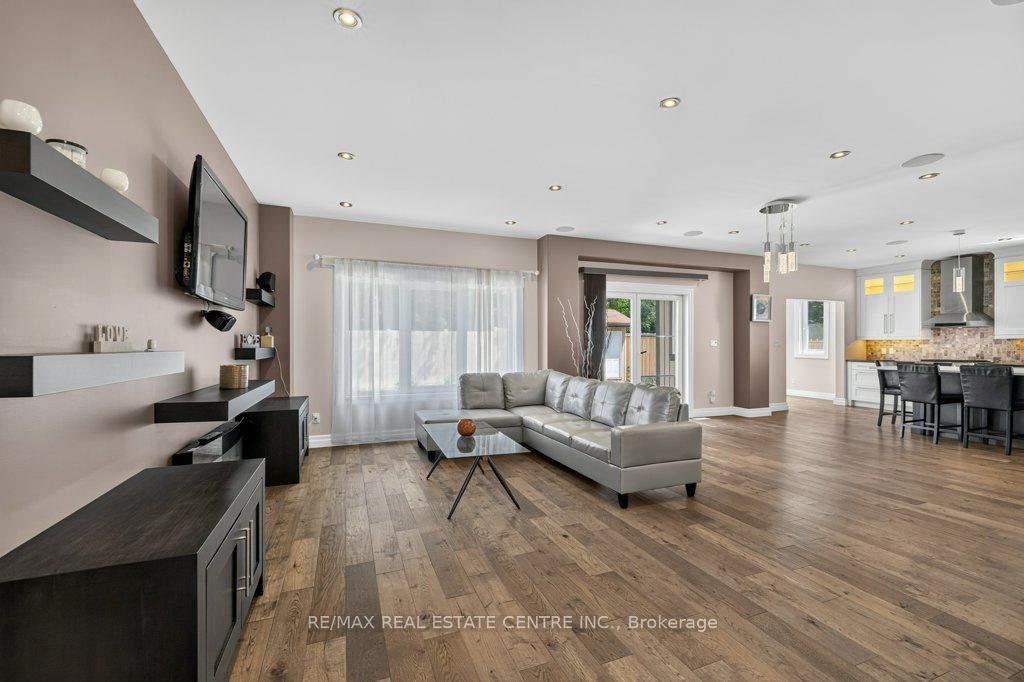 236 Neilson Avenue, Waterloo, ON N2J 2M3 photo 5