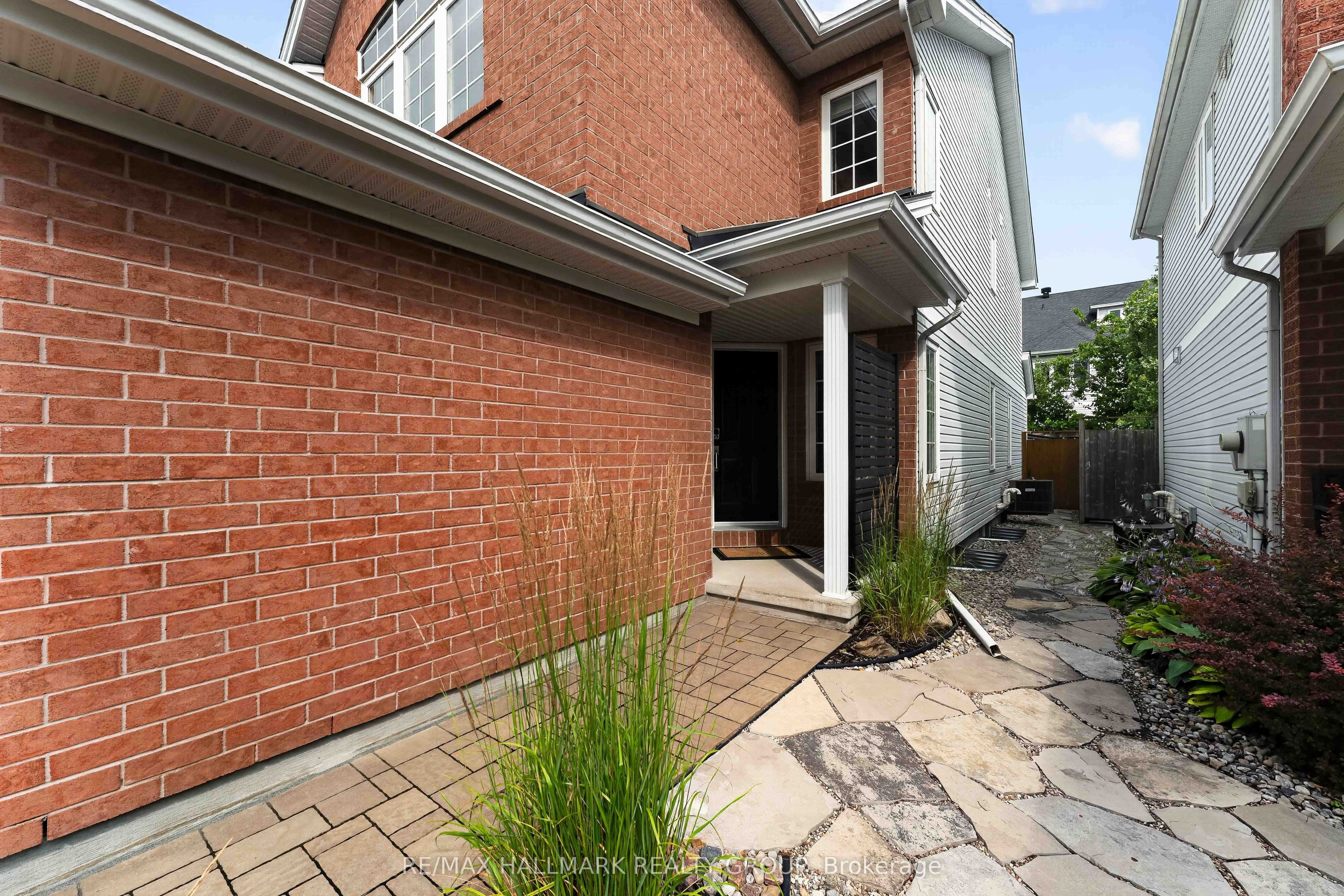 35 Coleridge Street, Carlington - Central Park, ON K2C 4E5 photo 3