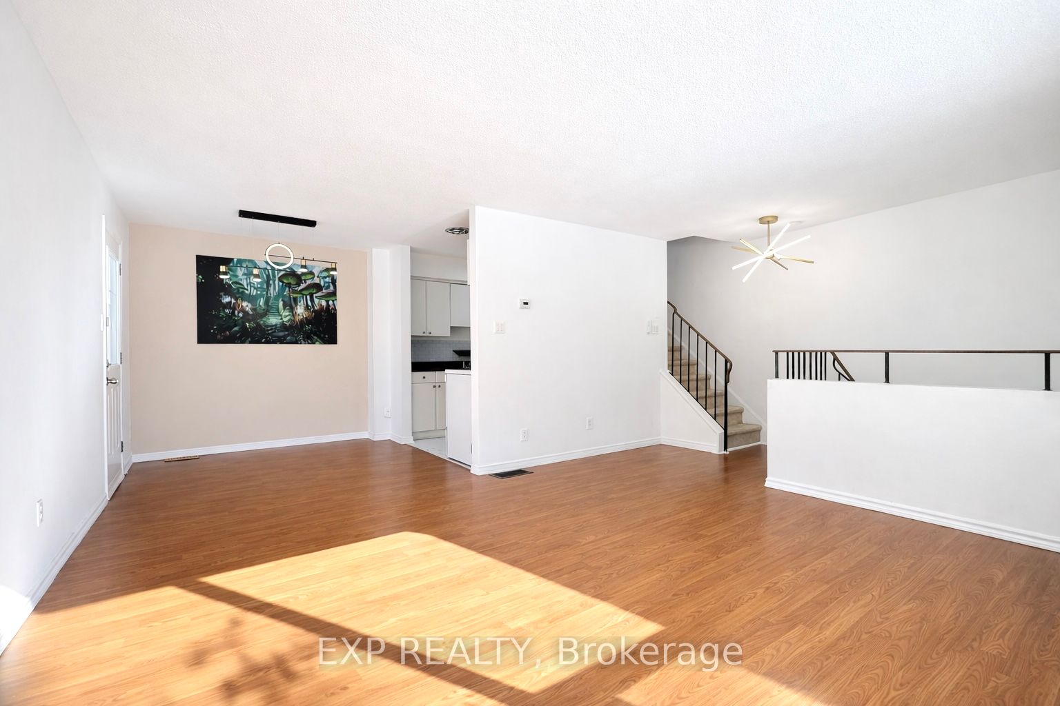 11C Sonnet Crescent, Bells Corners and South to Fallowfield, ON K2H 8W8 photo 5