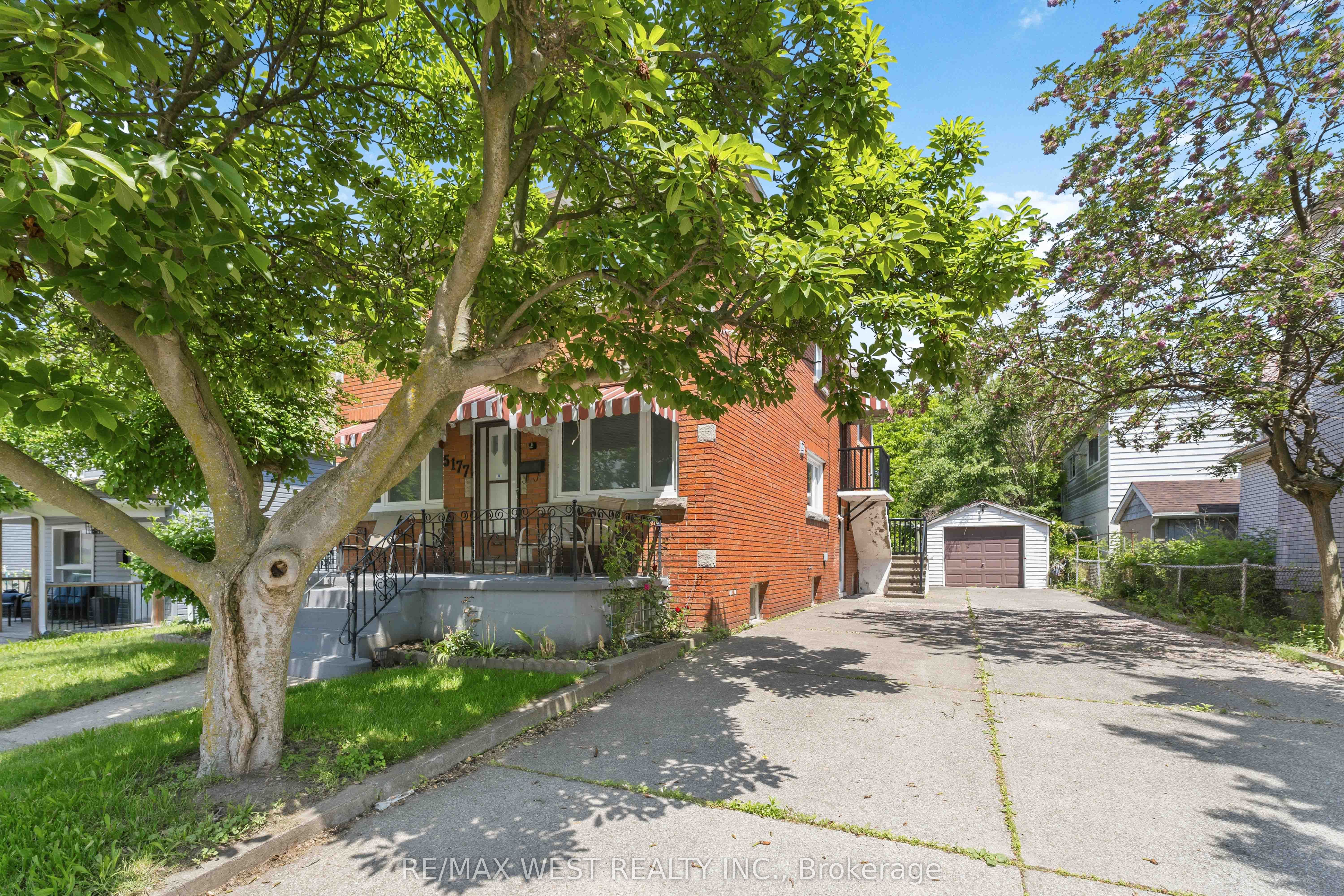 5177 Kitchener Street, Niagara Falls, ON L2G 1B4