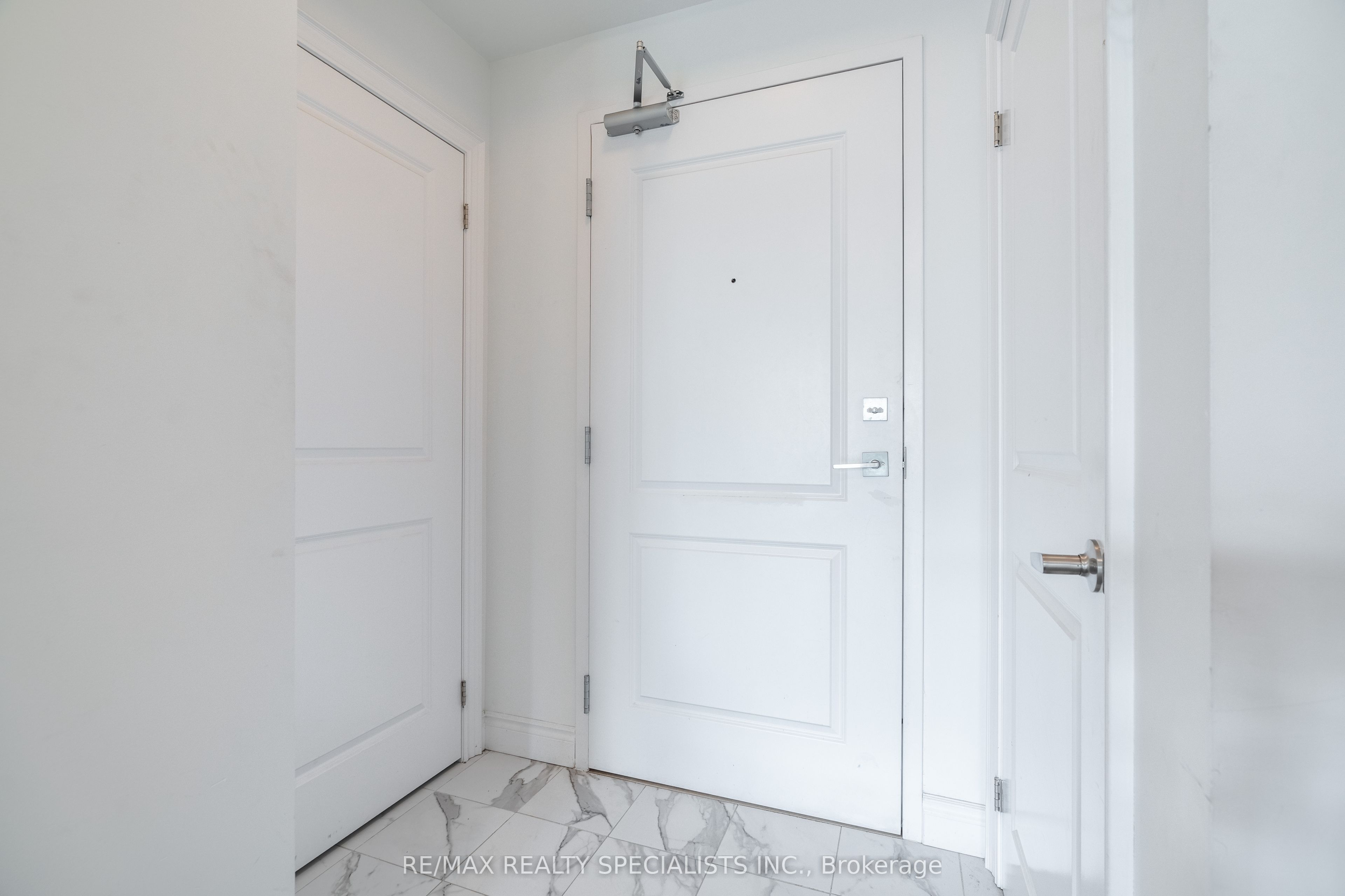 125 Shoreview Place 321, Hamilton, ON L8E 0K3 photo 2