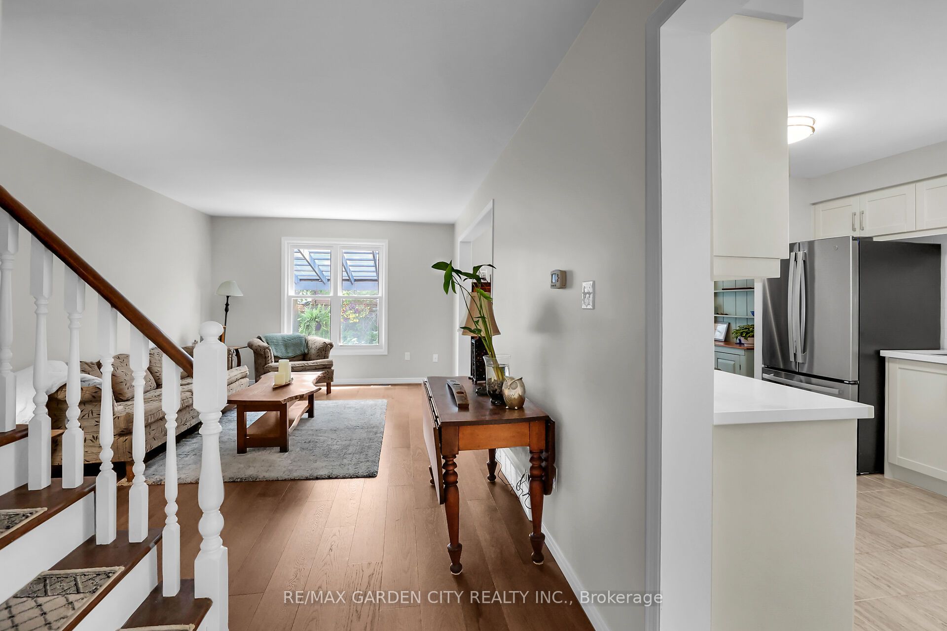 4542 Ivy Gardens Crescent, Lincoln, ON L3J 0B3 photo 2