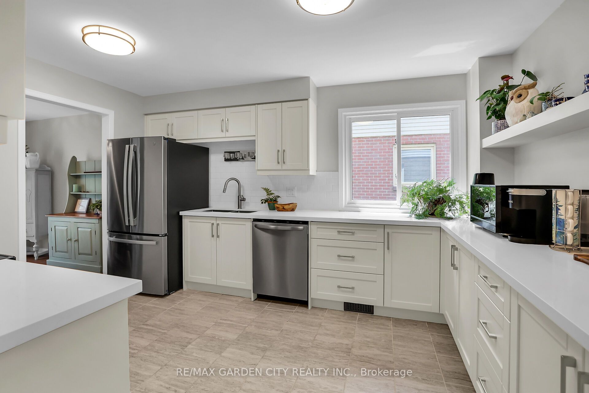4542 Ivy Gardens Crescent, Lincoln, ON L3J 0B3 photo 3