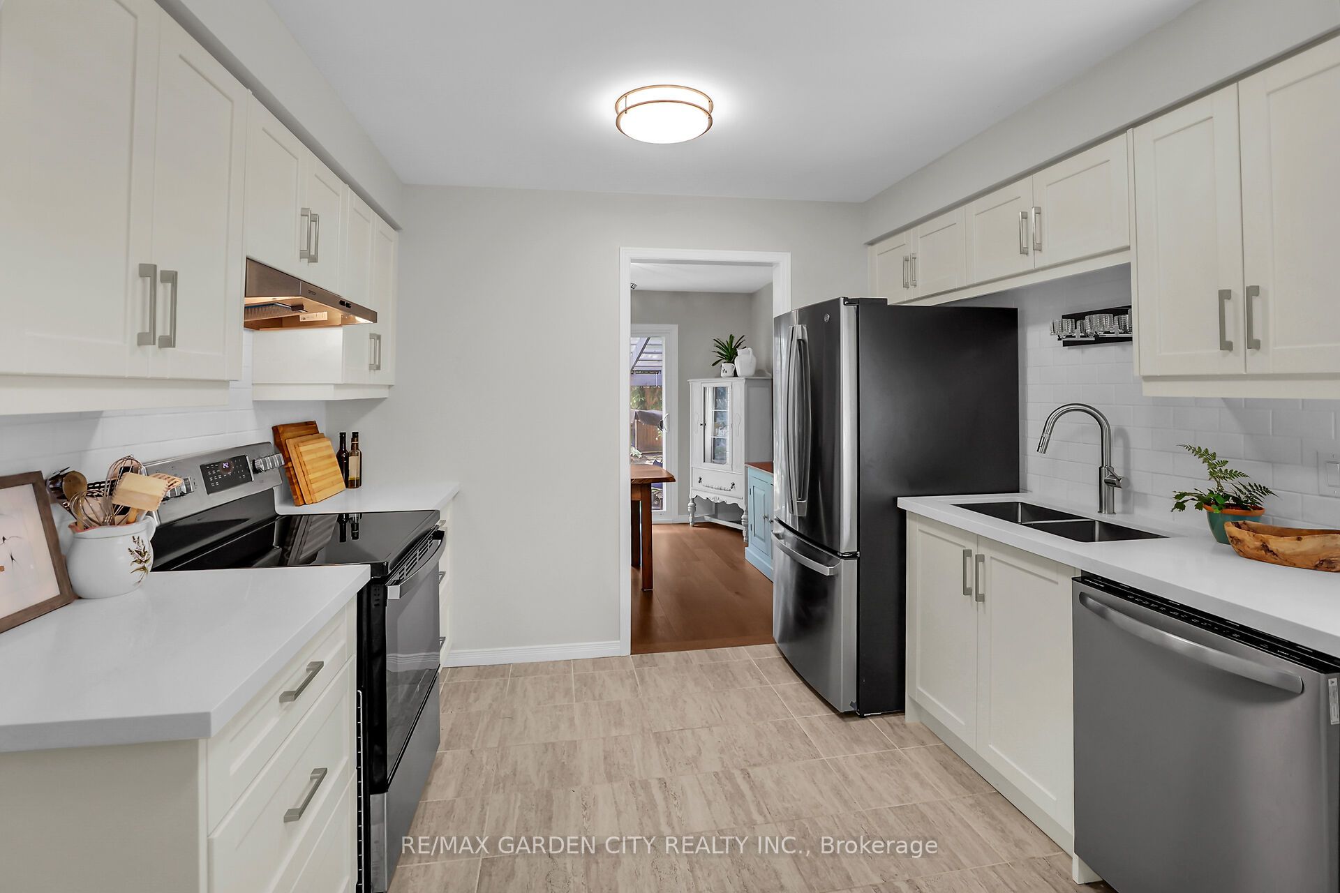 4542 Ivy Gardens Crescent, Lincoln, ON L3J 0B3 photo 5