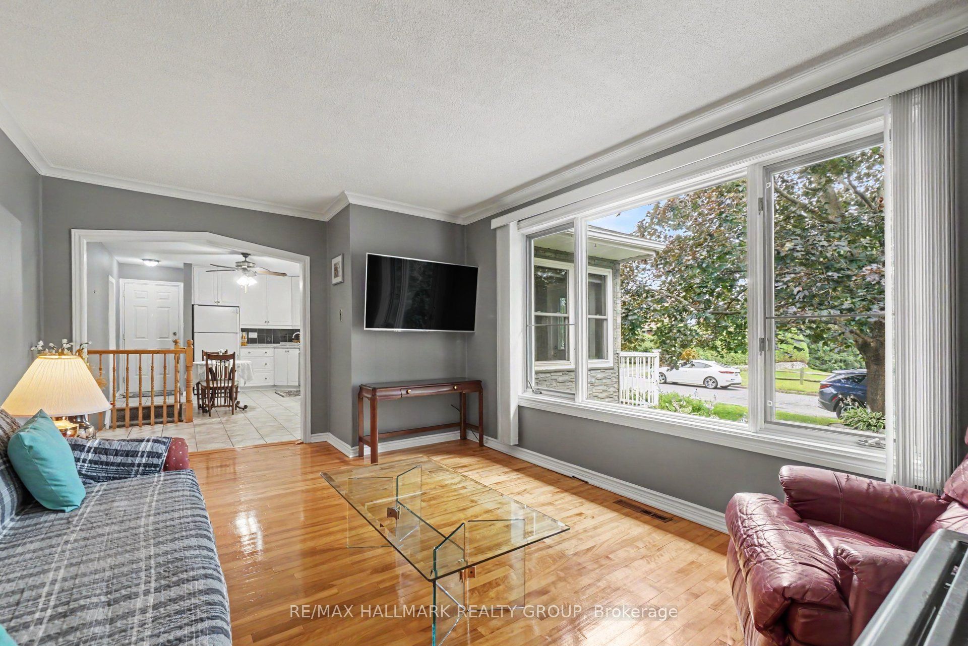 1839 Hutton Avenue, Elmvale Acres and Area, ON K1G 1M1 photo 4