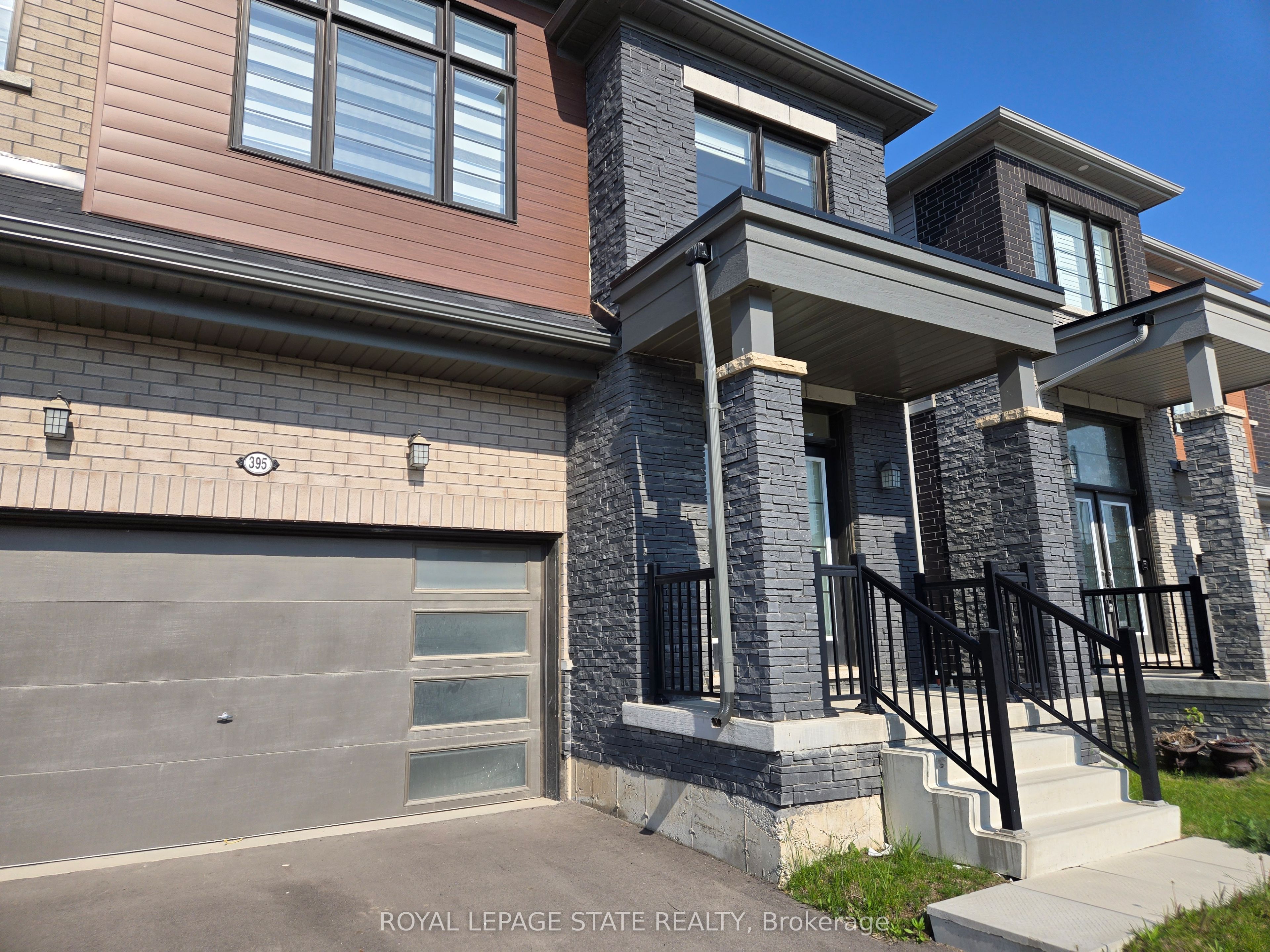 395 Barker Parkway, Thorold, ON L2V 0K6 photo 2
