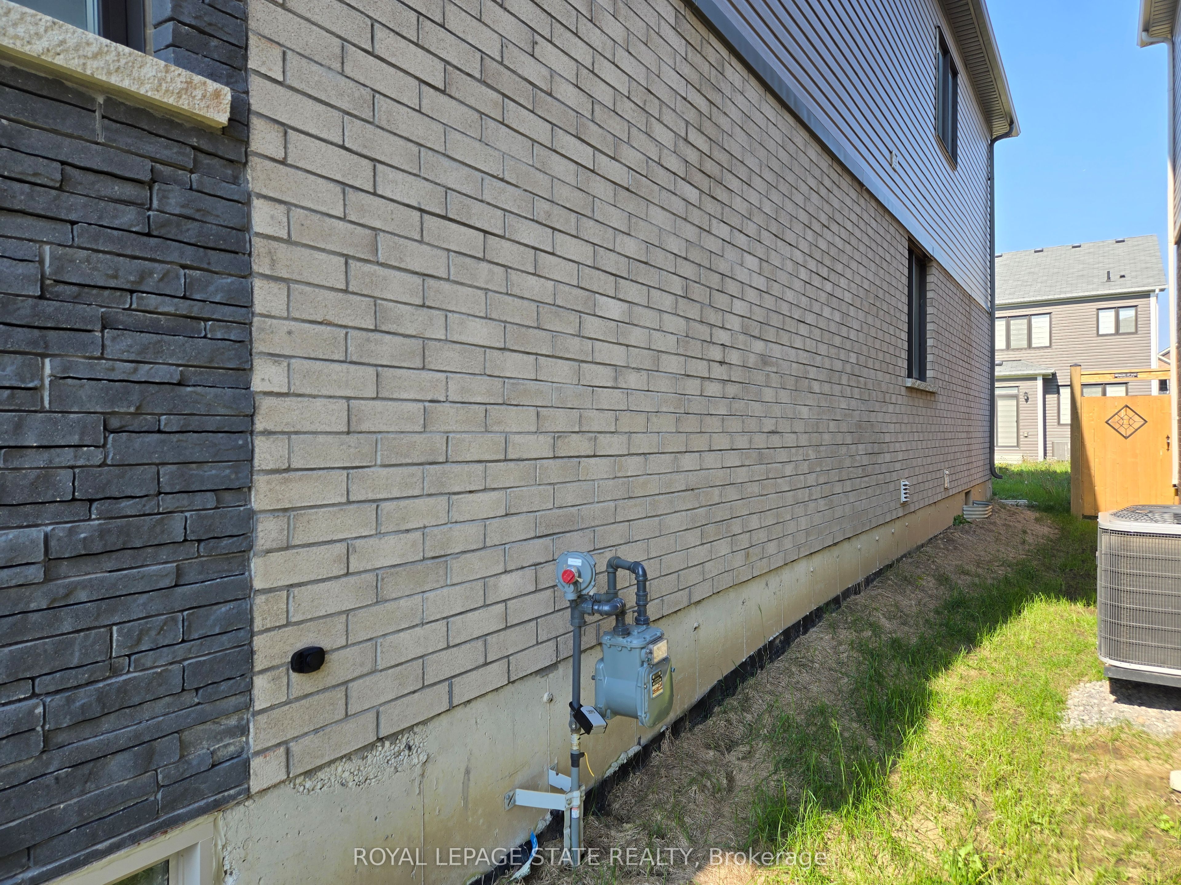 395 Barker Parkway, Thorold, ON L2V 0K6 photo 4