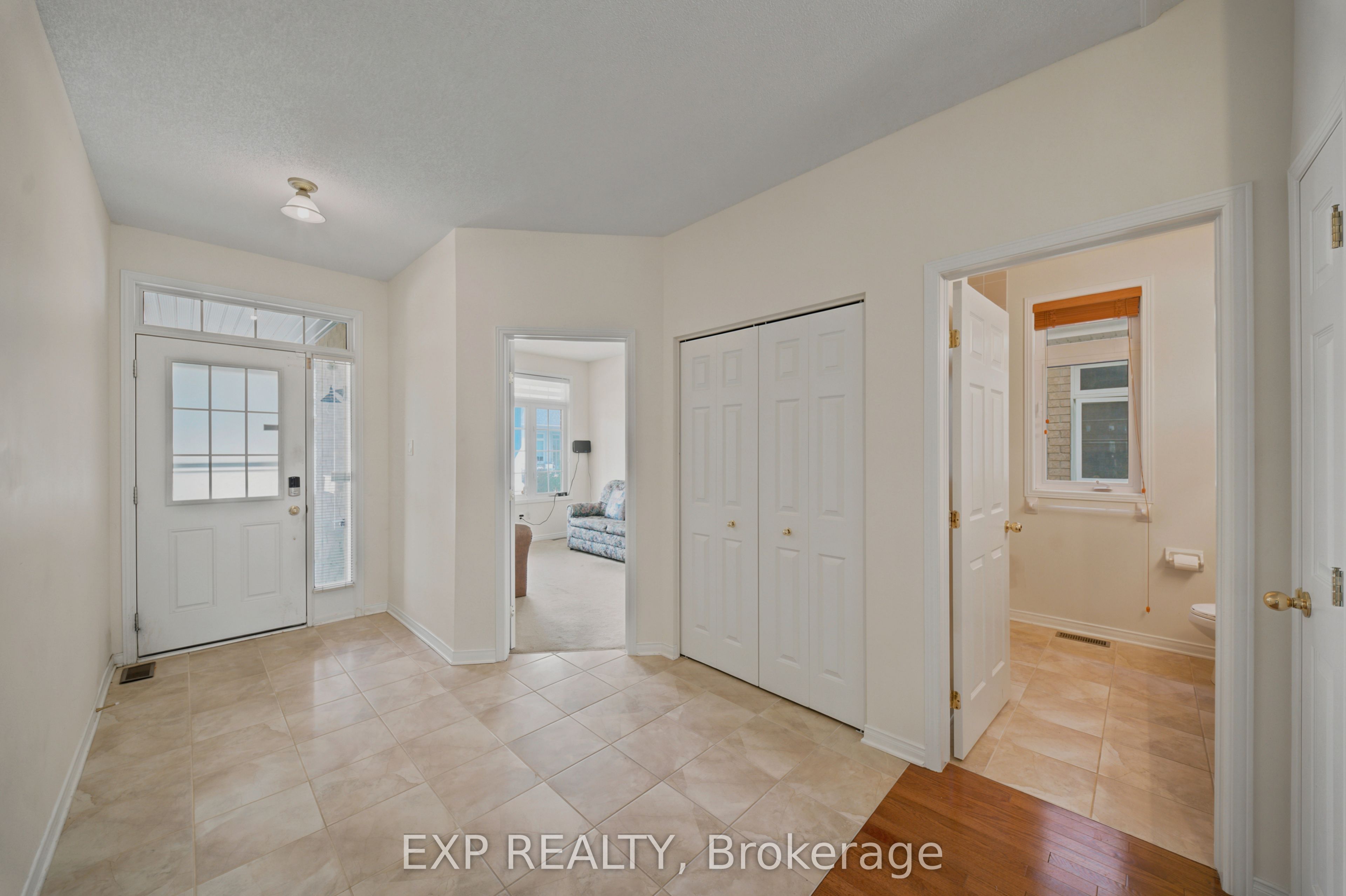 113 Maple Key Private, Blossom Park - Airport and Area, ON K1T 0E1 photo 2