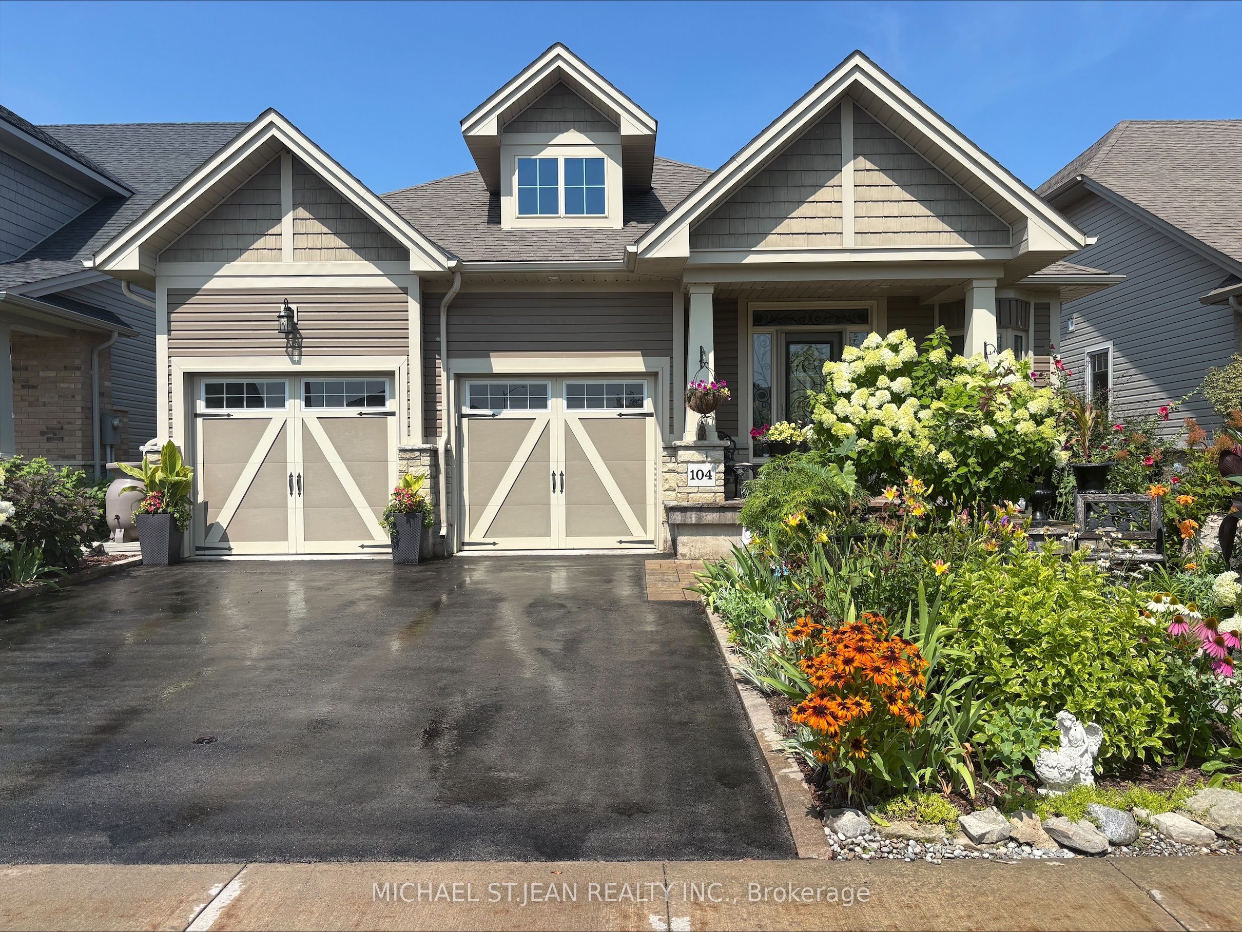 104 Anastasia Boulevard, West Lincoln, ON L0R 2A0