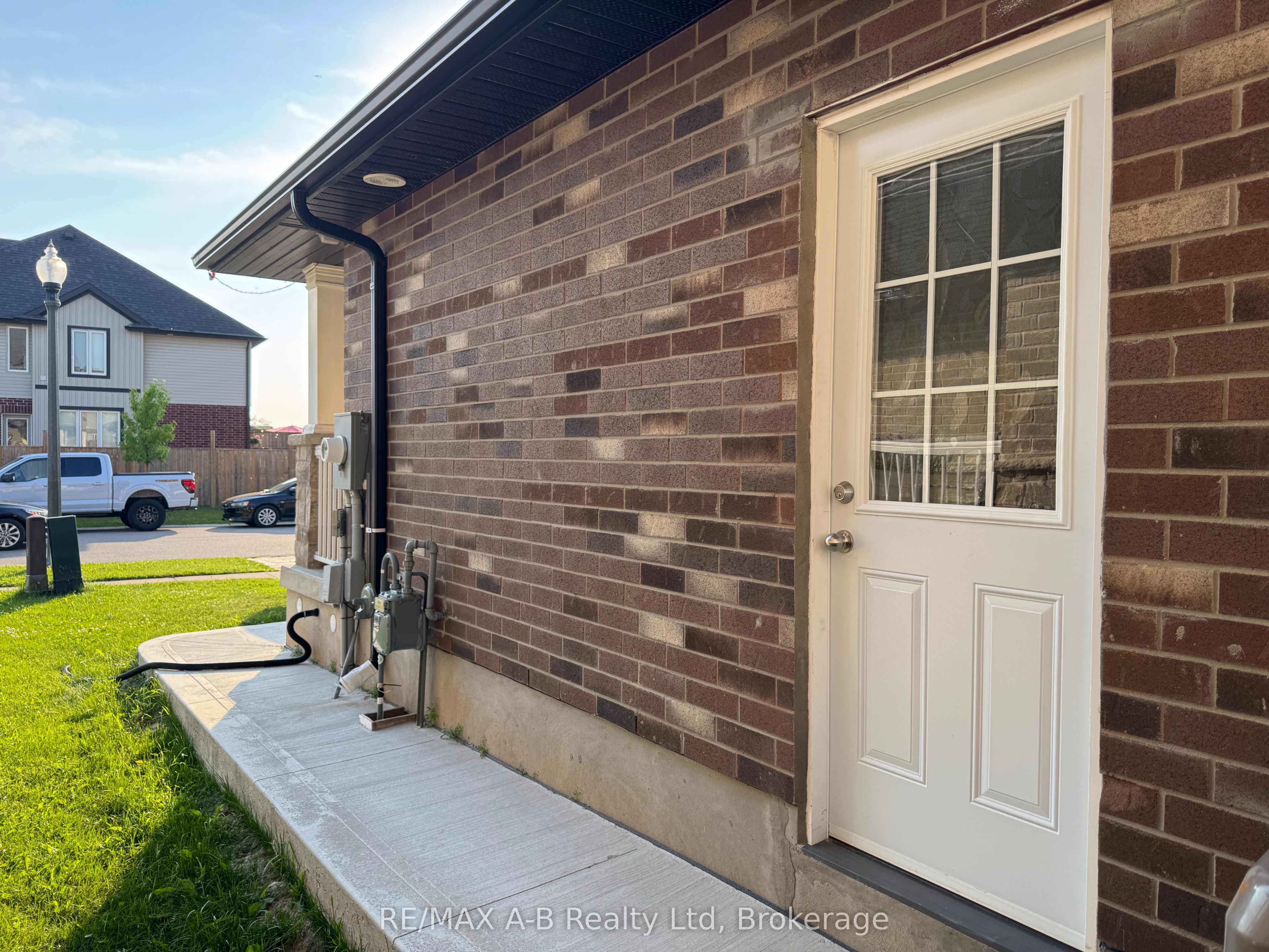 1522 Caen Avenue Lowe Unit, Woodstock, ON N4T 0J8 photo 2