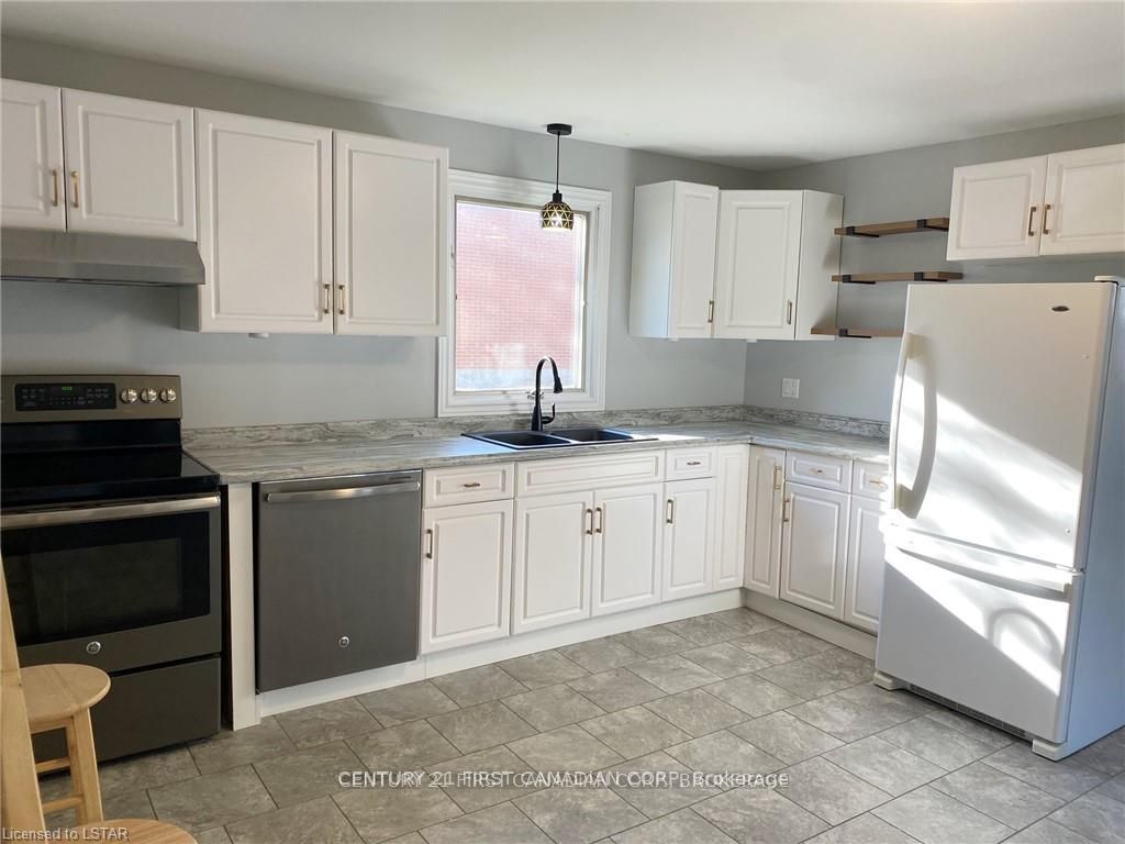 34 Eureka Street, Lambton Shores, ON N0N 1J0 photo 4