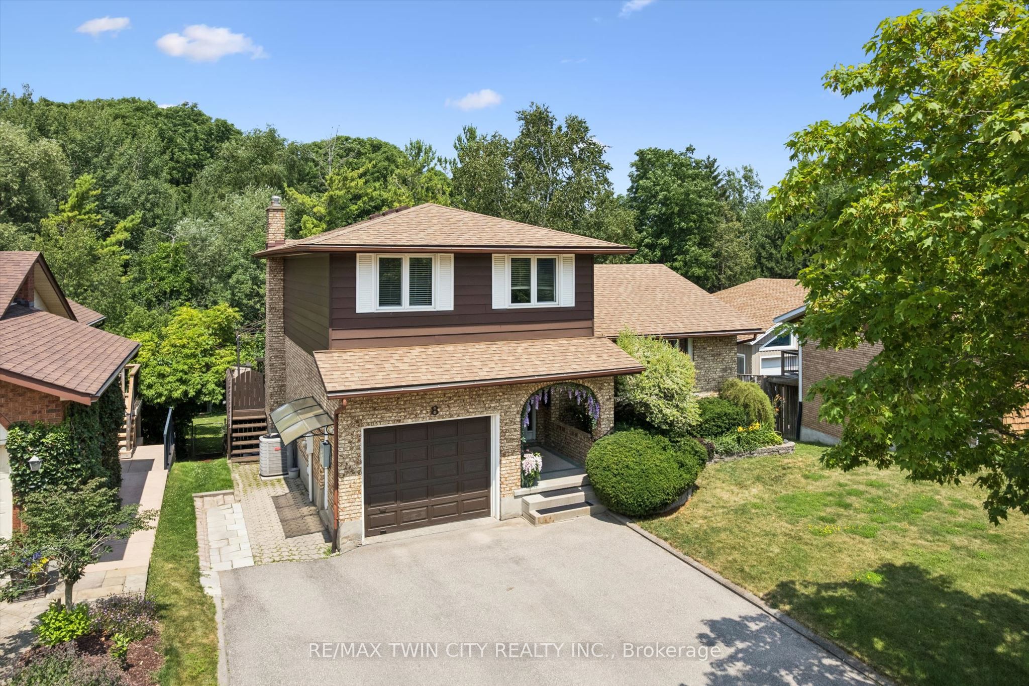 8 Perin Place, Kitchener, ON N2P 1L5