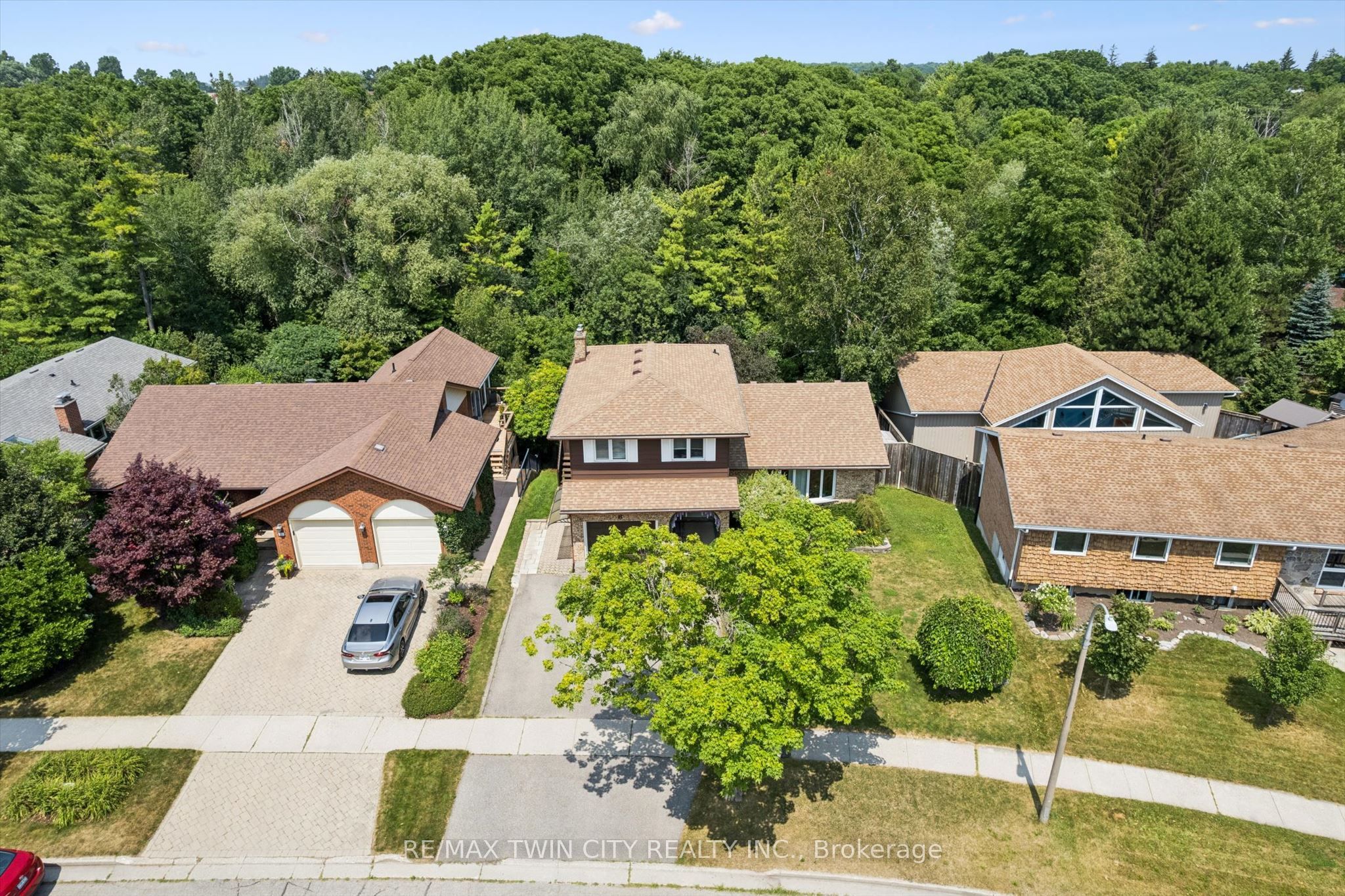 8 Perin Place, Kitchener, ON N2P 1L5 photo 2