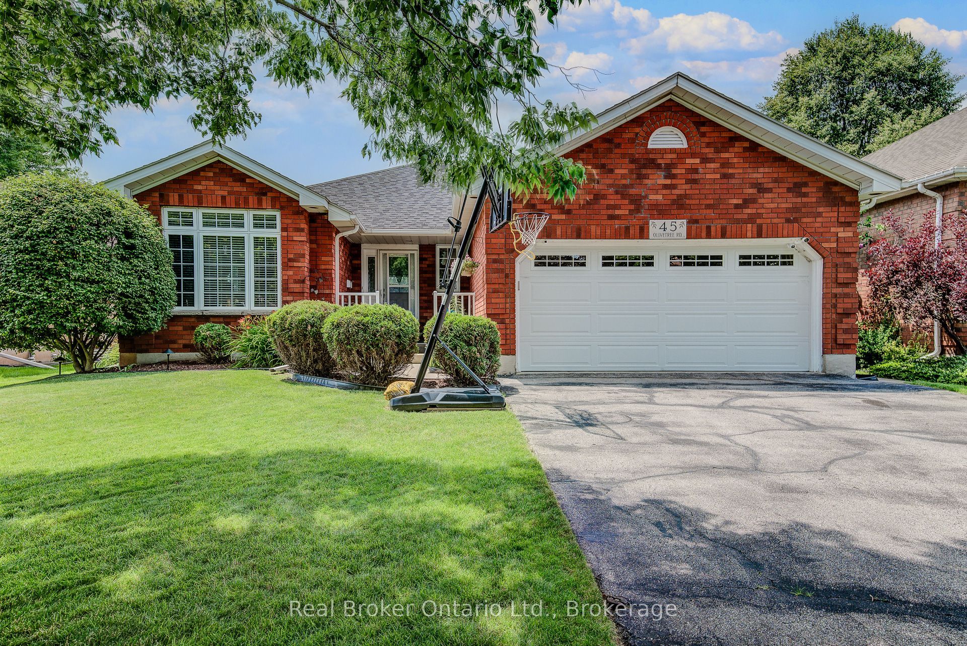 45 Olivetree Road, Brantford, ON N3R 7X1