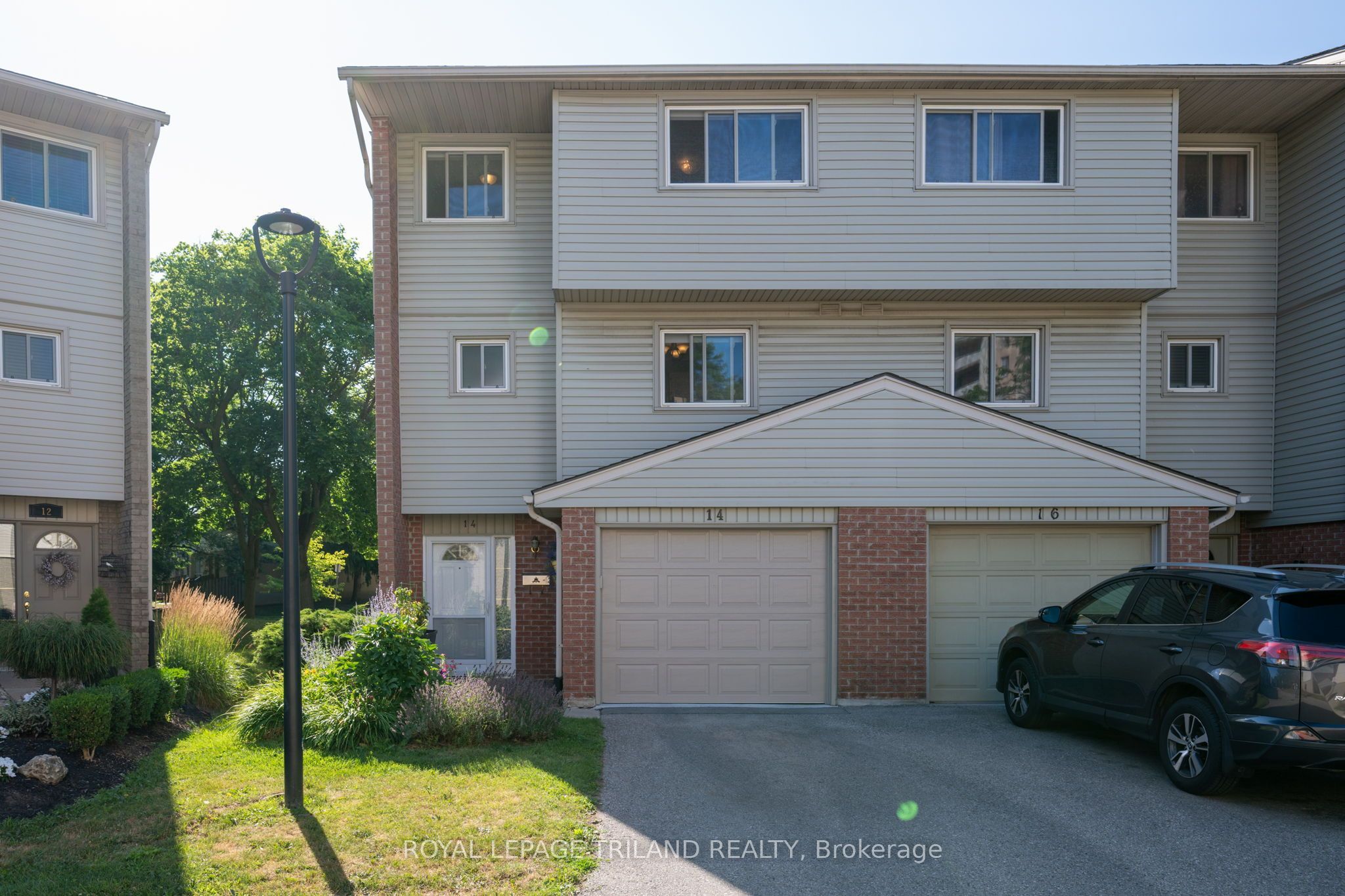 300 Sandringham Crescent 14, London South, ON N6C 5B4