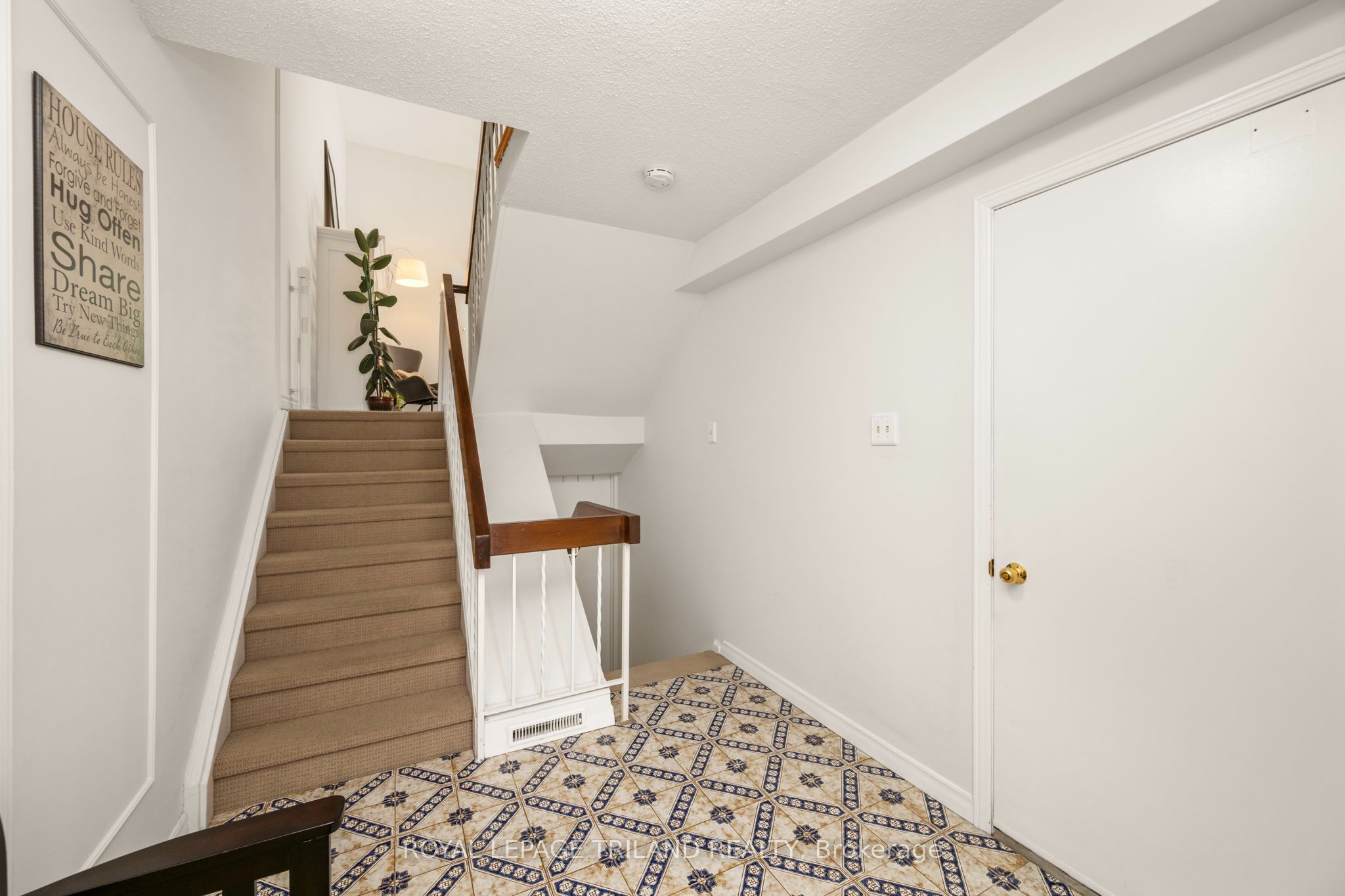 300 Sandringham Crescent 14, London South, ON N6C 5B4 photo 5