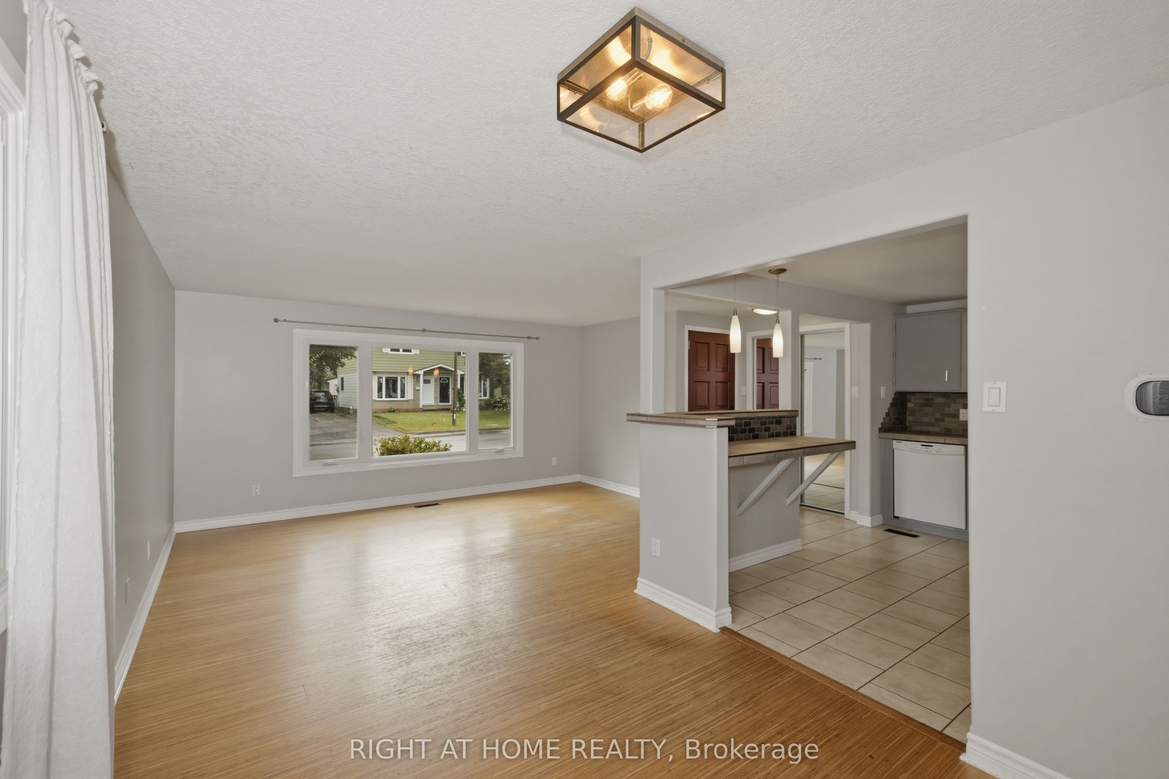 197 Pinedale Drive, Kitchener, ON N2E 1K2 photo 2