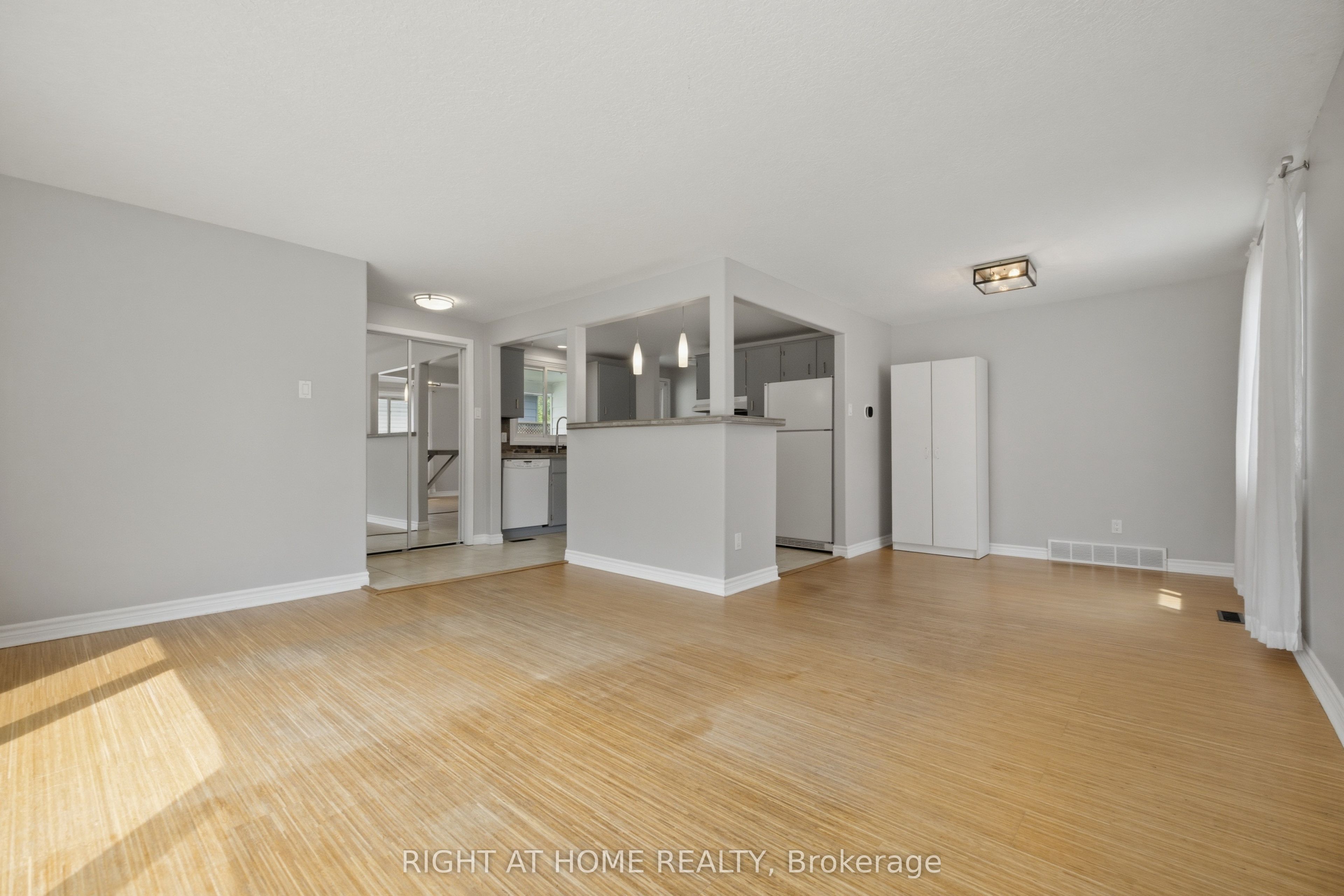 197 Pinedale Drive, Kitchener, ON N2E 1K2 photo 3