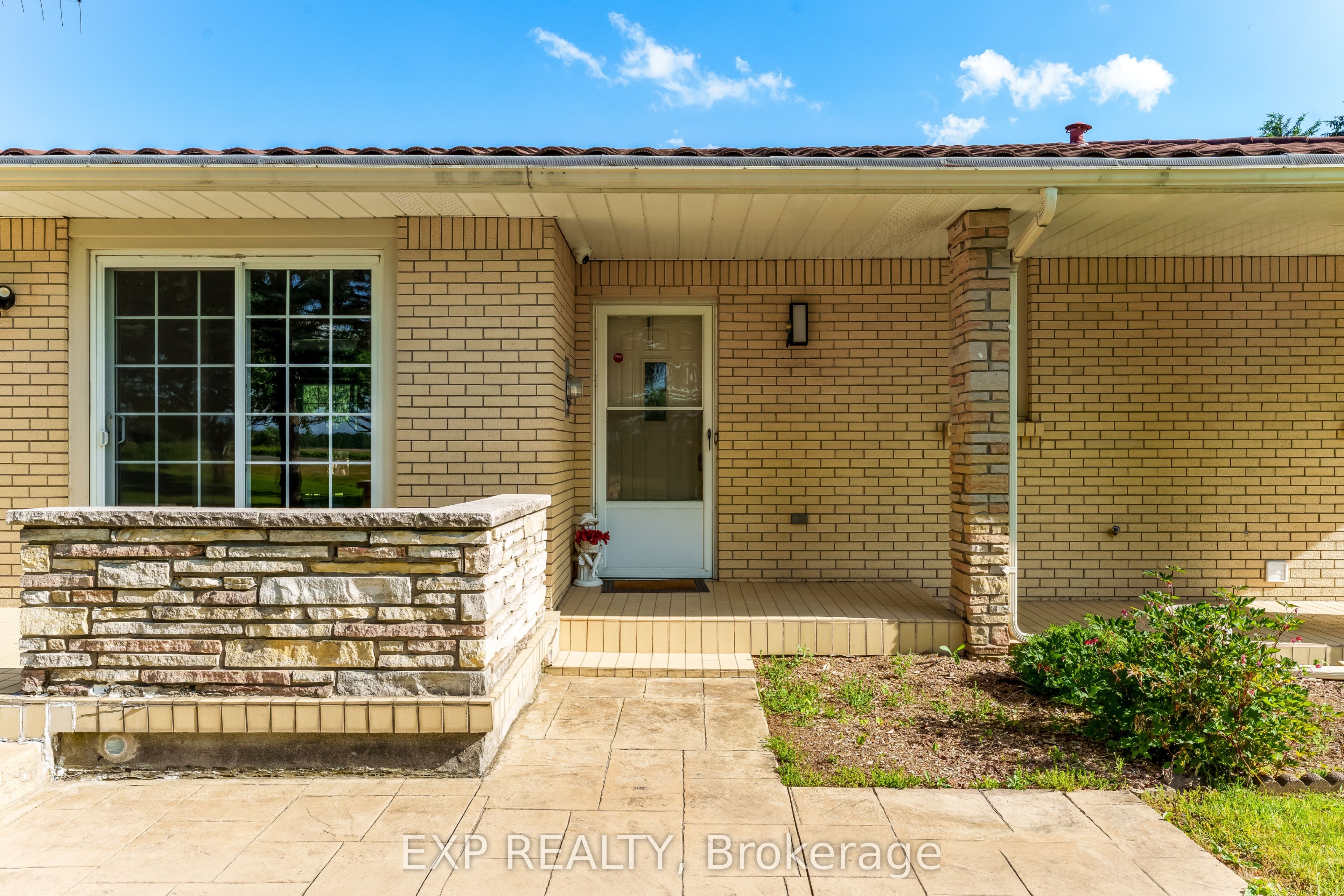 2047 Hamilton Road, London South, ON N6M 1G1 photo 4
