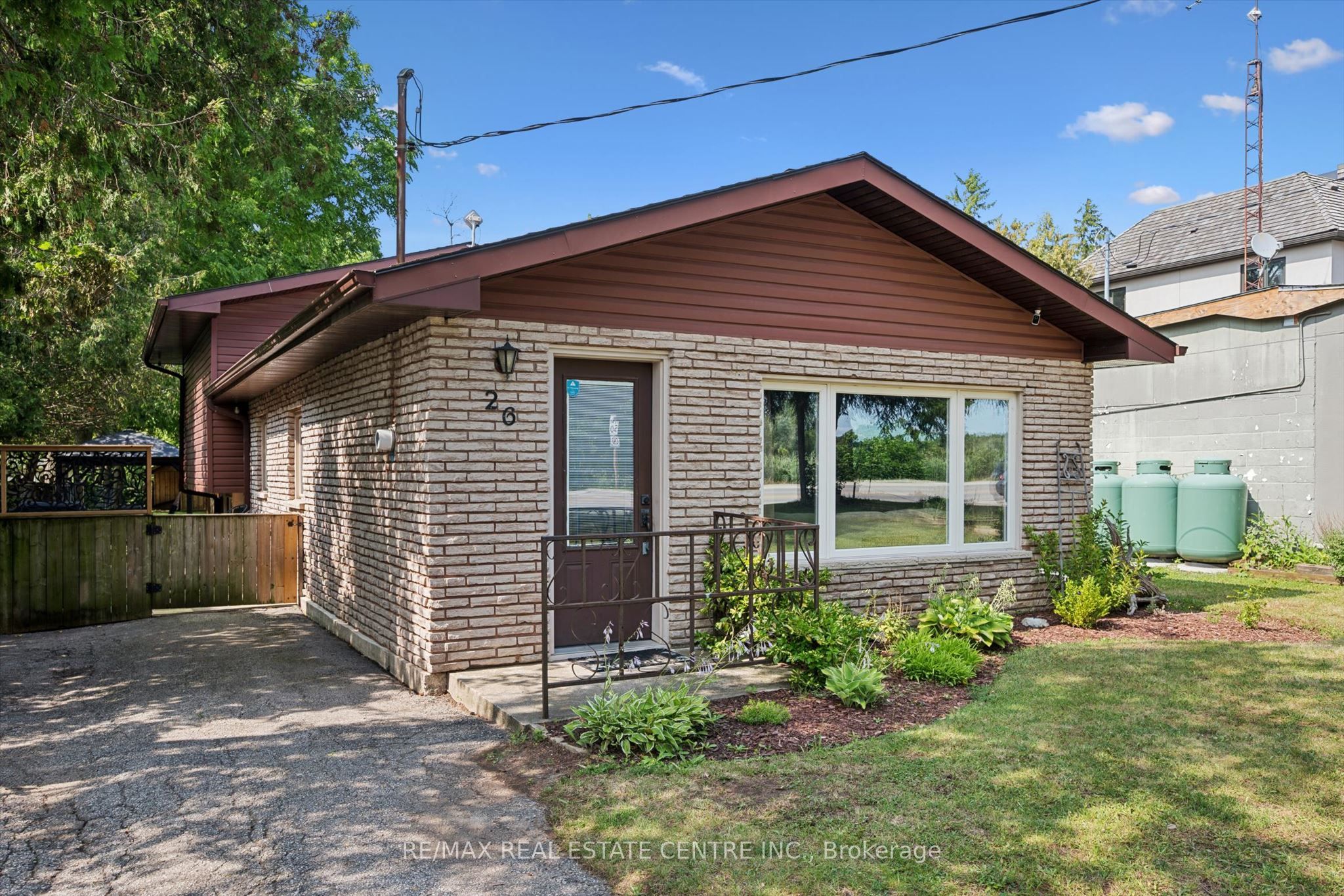 26 Lake Road, Cambridge, ON N3C 2V4 photo 2
