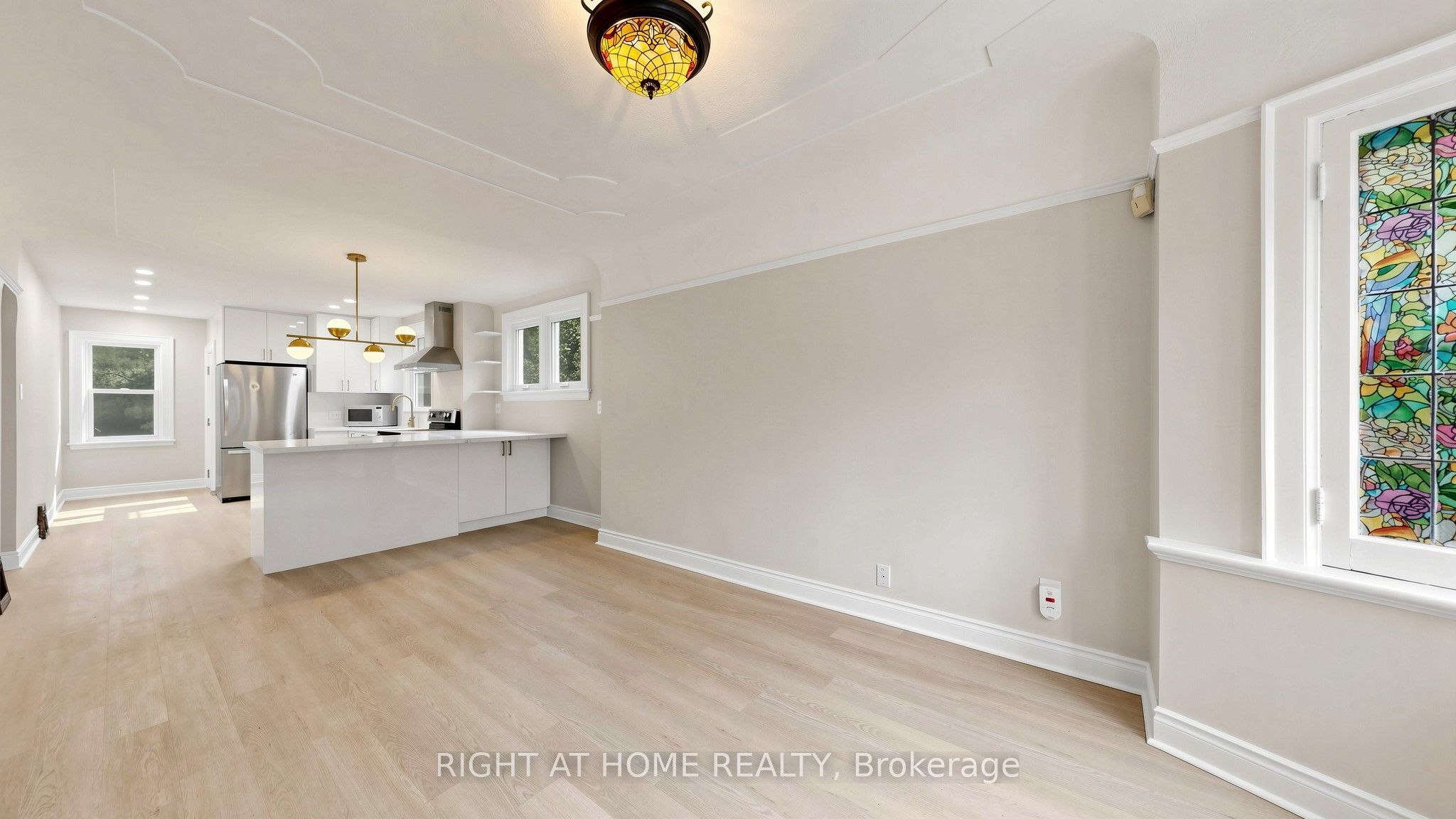 59 Longwood Road N, Hamilton, ON L8S 3V2 photo 5
