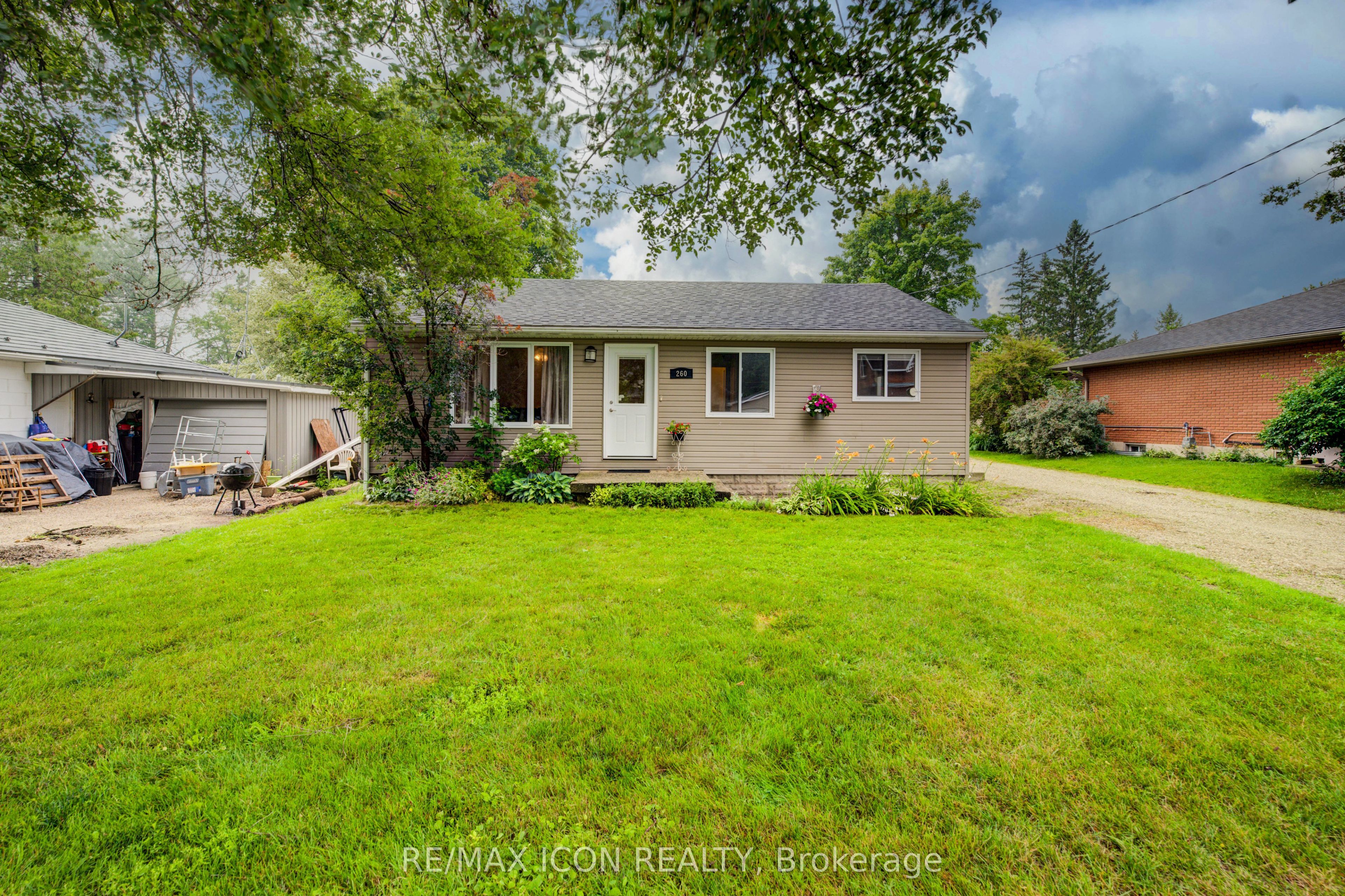 260 Egremont Street S, Wellington North, ON N0G 2L2 photo 2