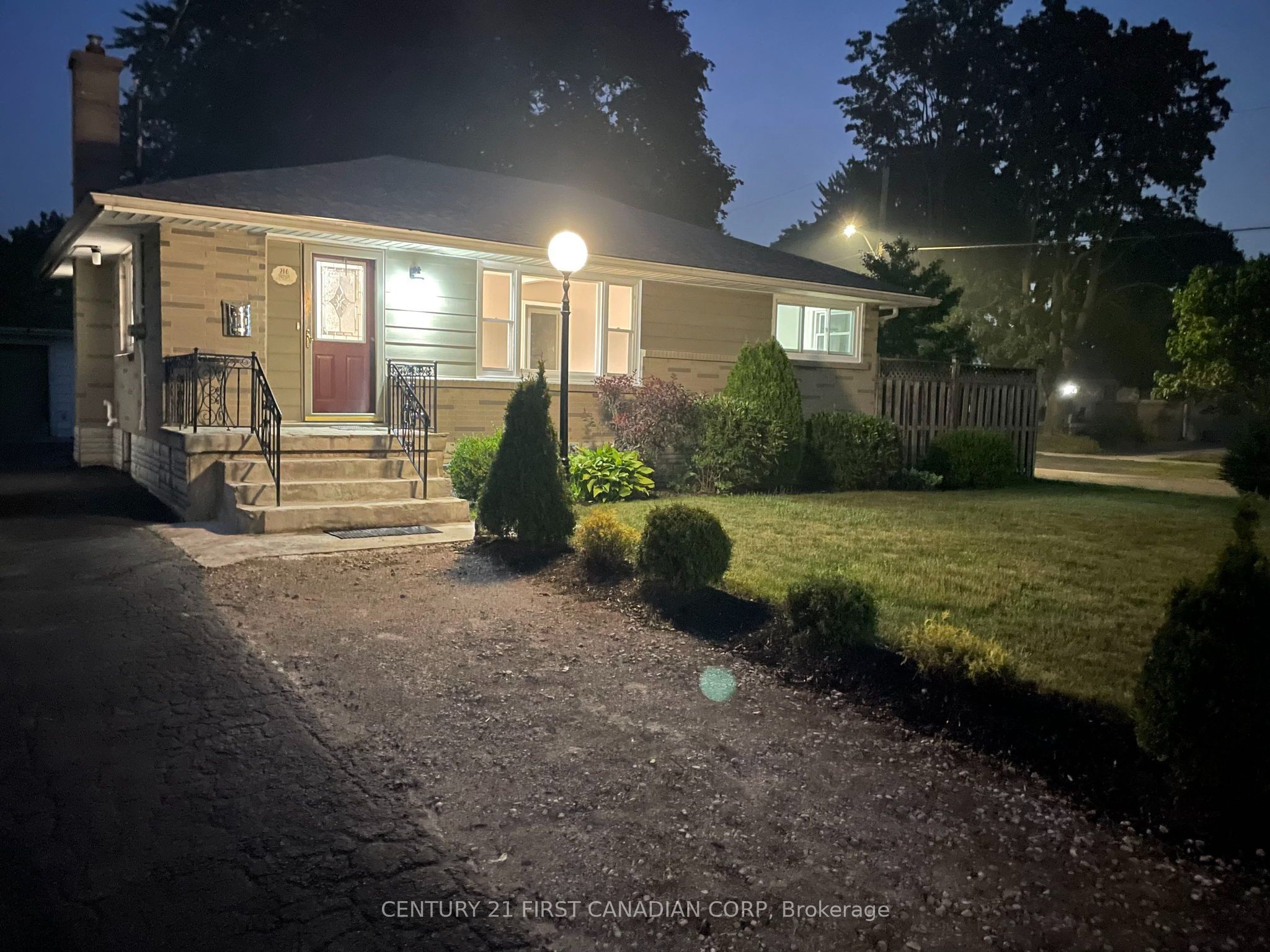 216 Winnipeg Street, London East, ON N5W 4T9 photo 2