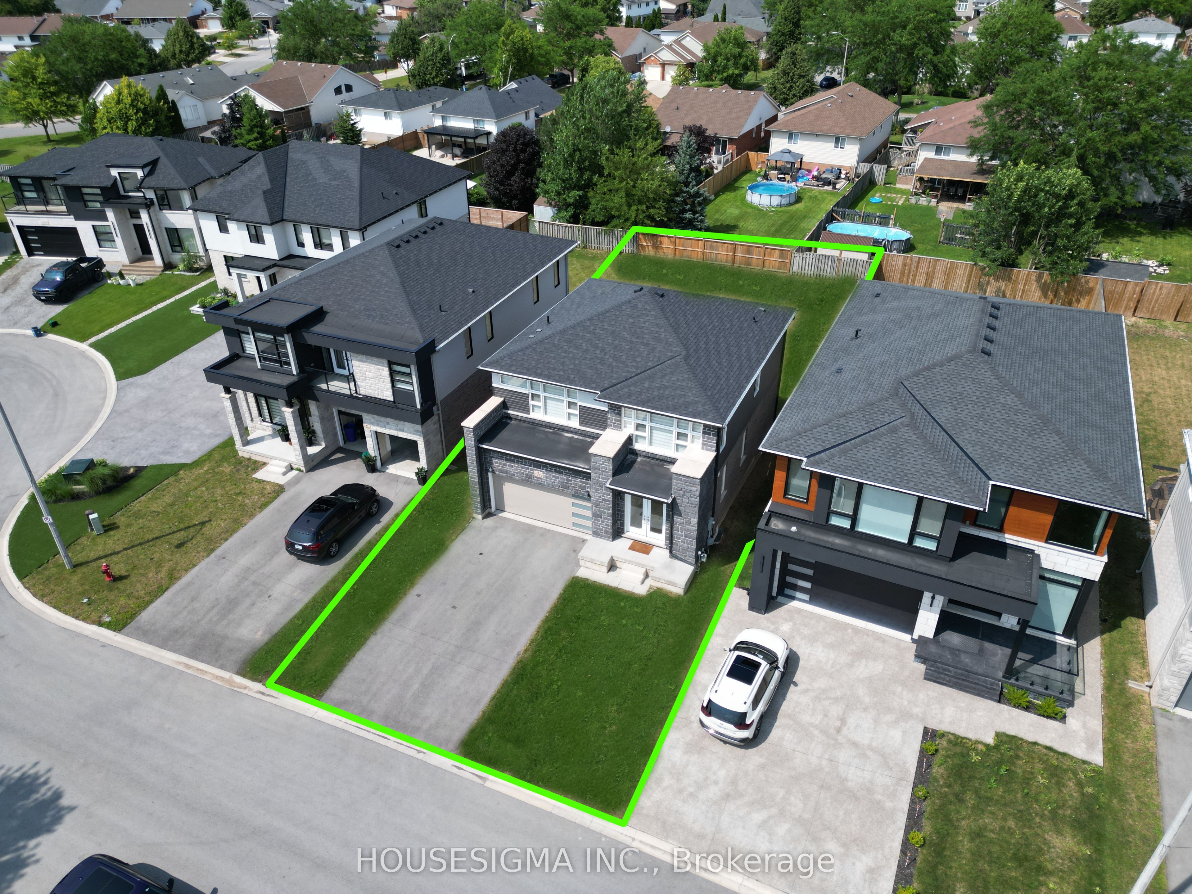 7763 Secretariat Court, Niagara Falls, ON L7C 4G6 photo 3