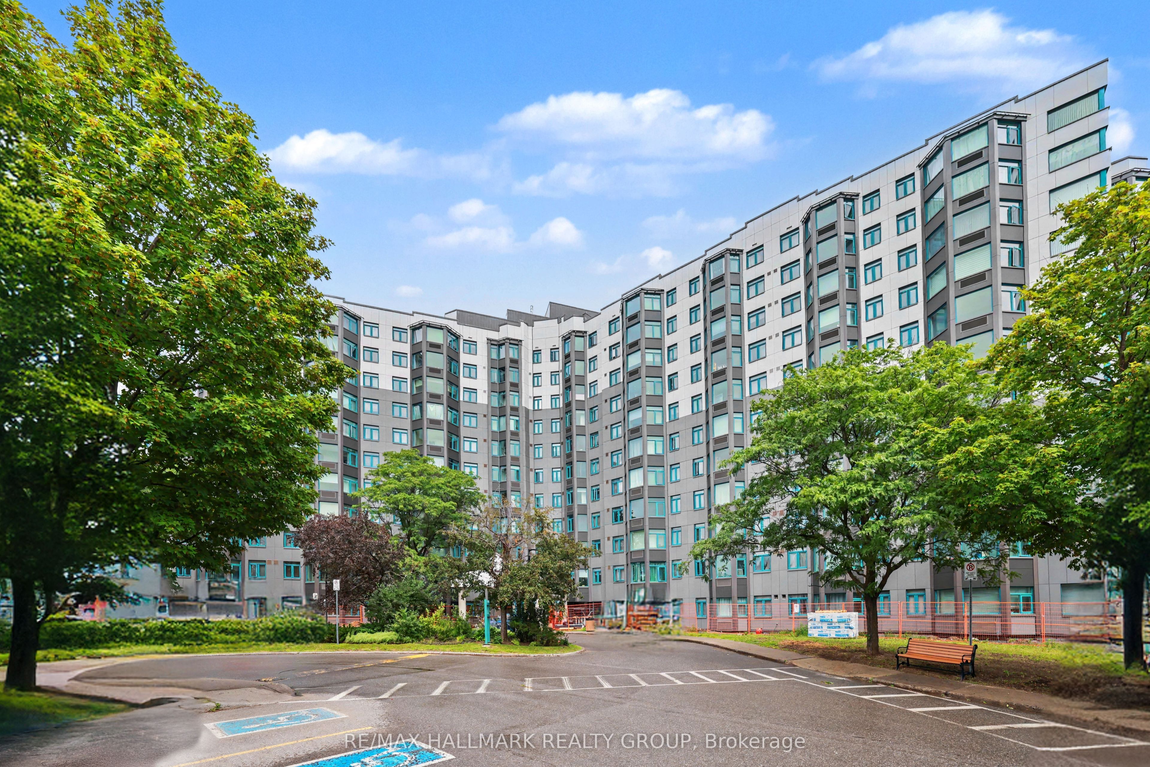 1025 Grenon Avenue 915, Britannia Heights - Queensway Terrace N and Area, ON K2B 8S5 photo 2