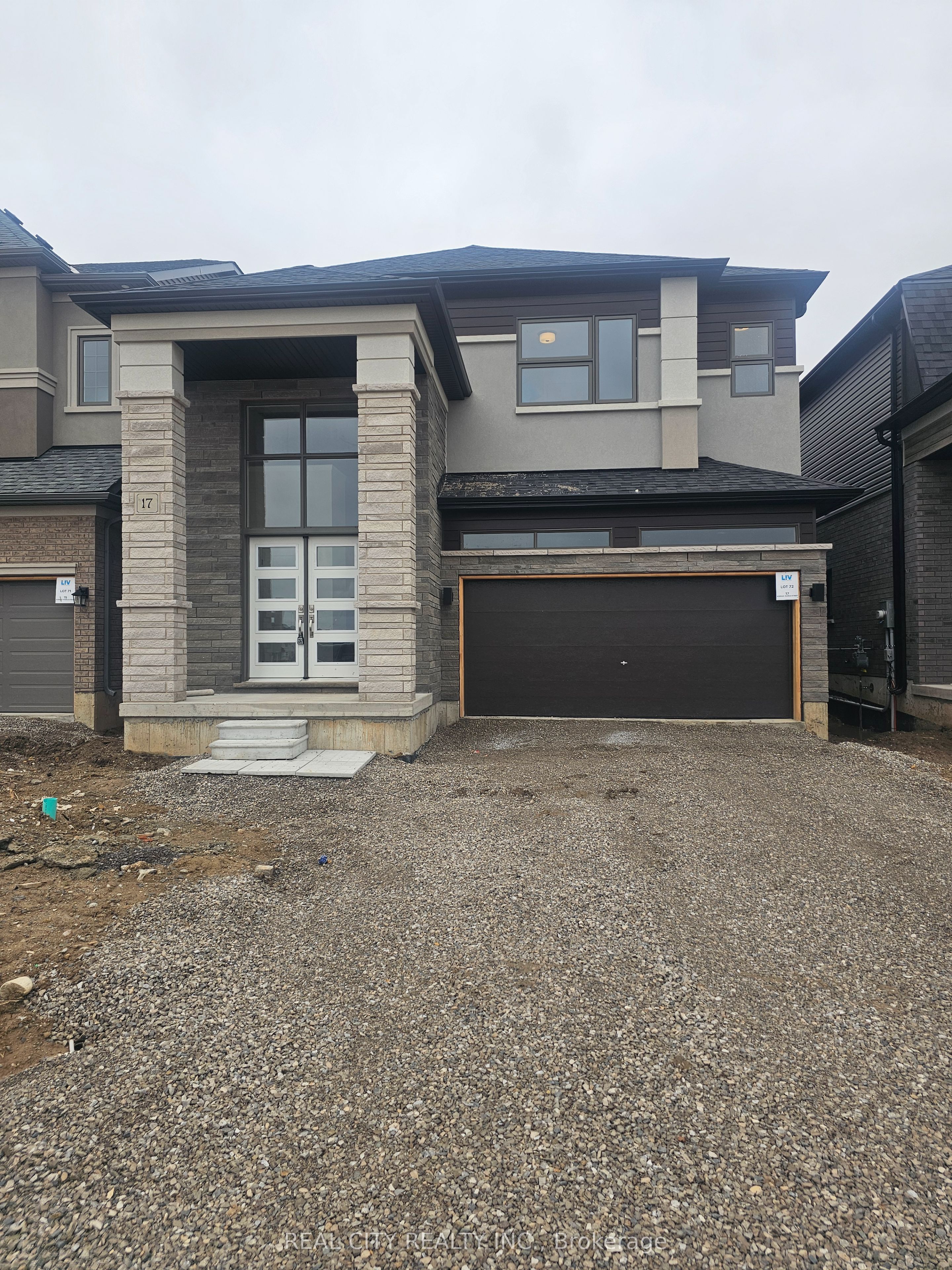 17 Norman Markle Street N, Brant, ON N3L 0P8